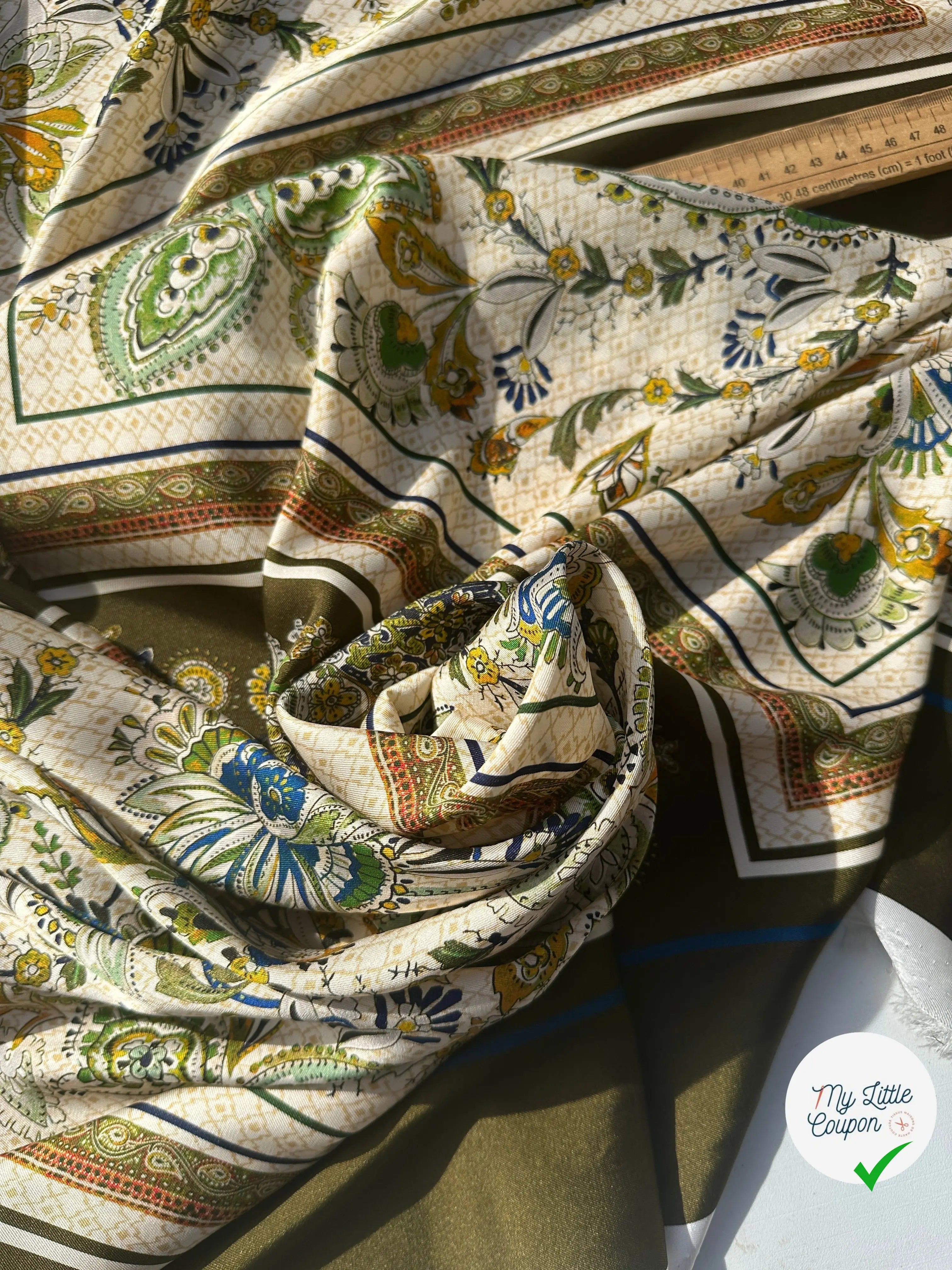 SATIN FOULARD C’EST D’UN CHIC PANNEAU 72 CM (2 MOTIFS PAR PANNEAU) MSO