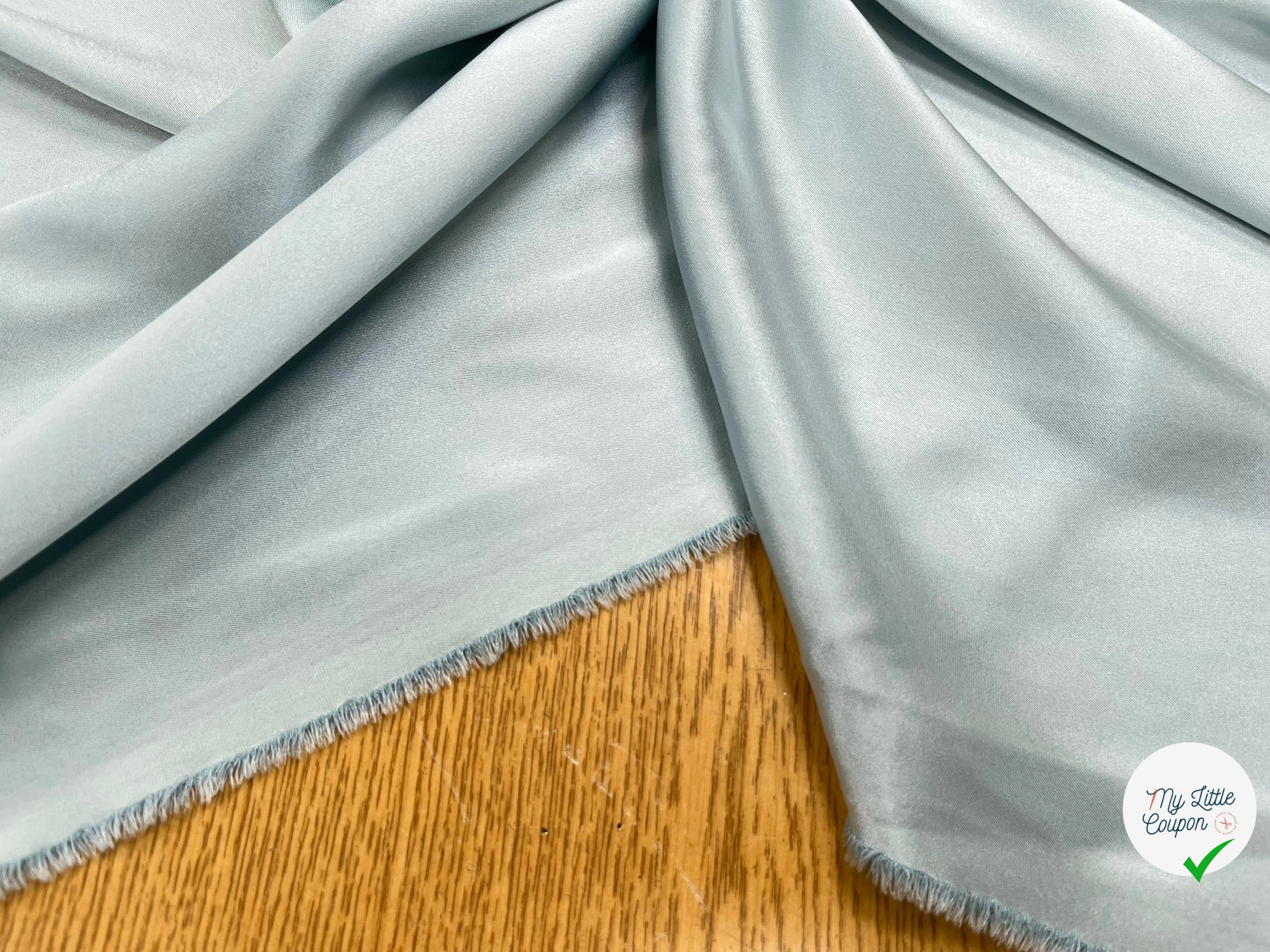 SATIN FROID ET FLUIDE POLYESTER 130CM CLOUD BLUE - My Little Coupon