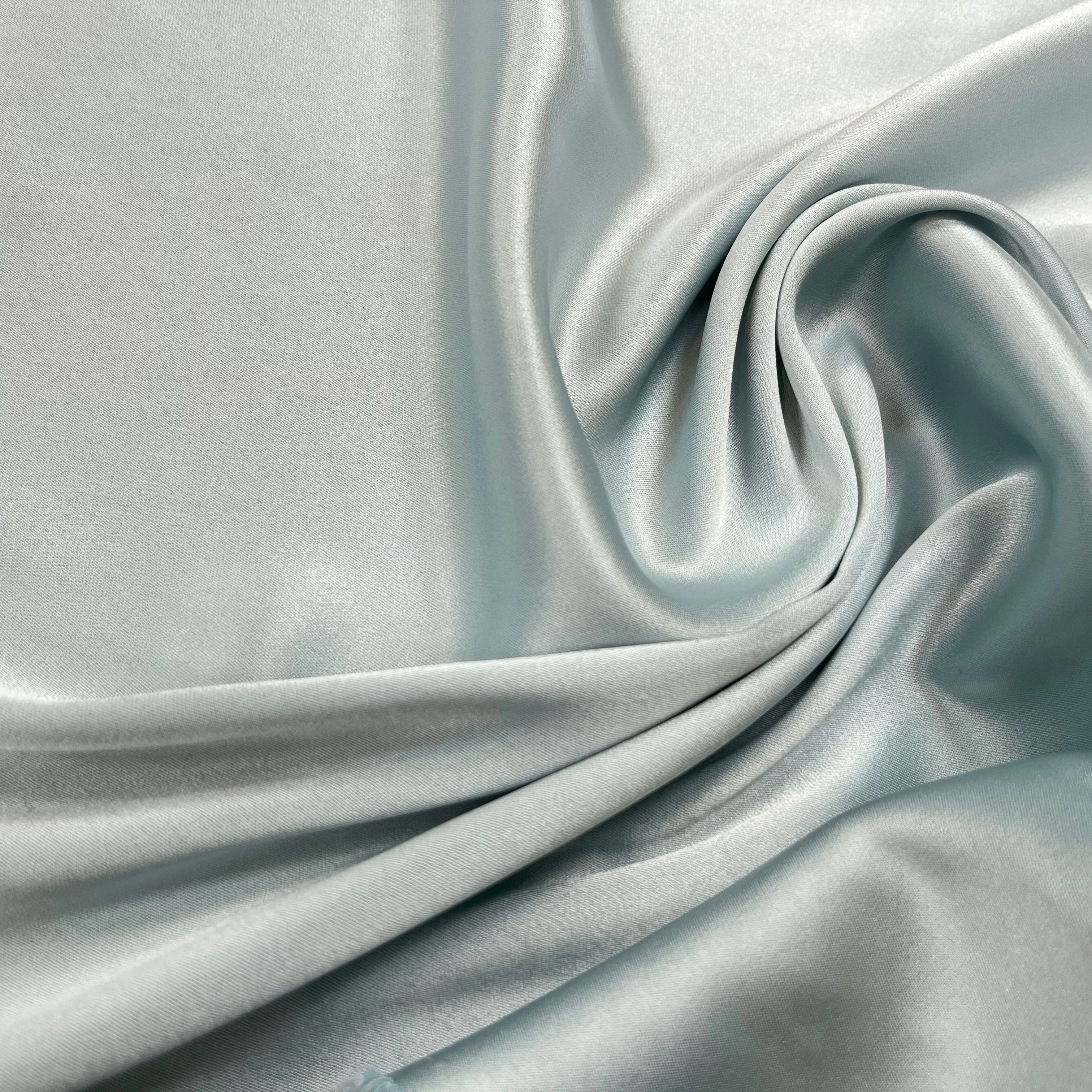 SATIN FROID ET FLUIDE POLYESTER 130CM CLOUD BLUE - My Little Coupon