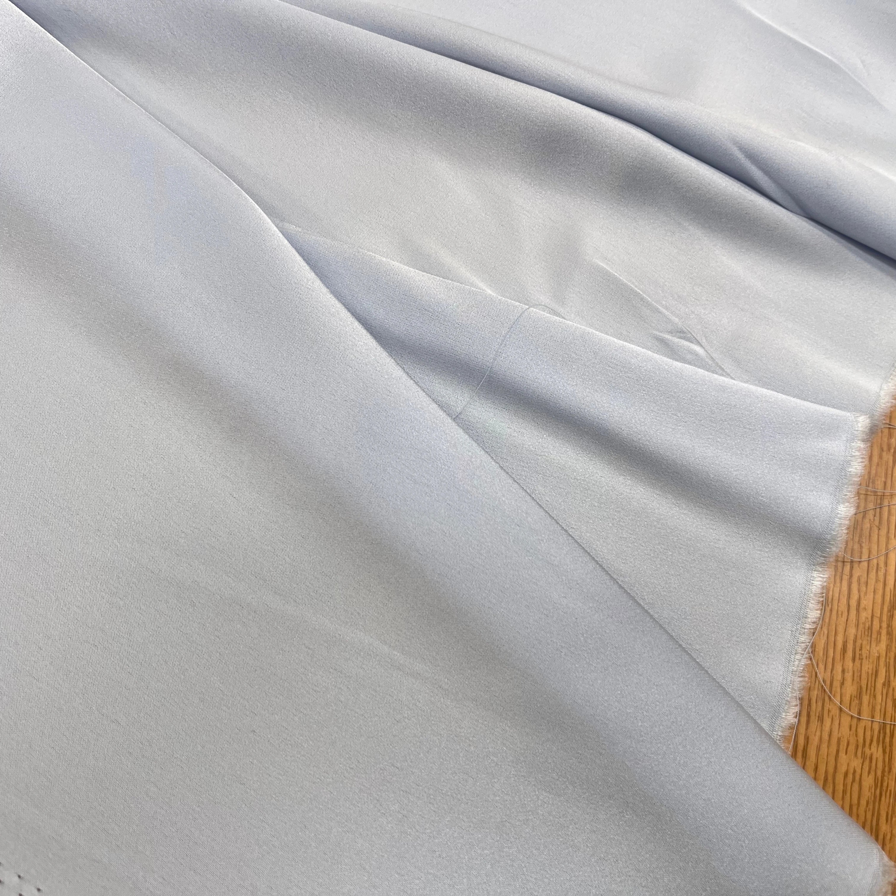 SATIN FROID ET FLUIDE POLYESTER 135CM ETHER - My Little Coupon