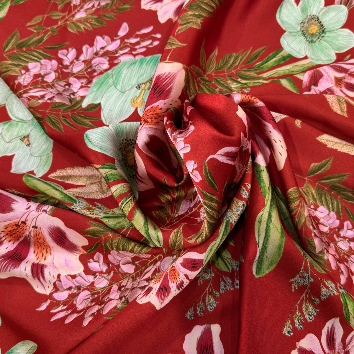 SATIN GARDEN ROUGE GROSSES FLEURS ROSES ET FEUILLAGE VERT - My Little Coupon