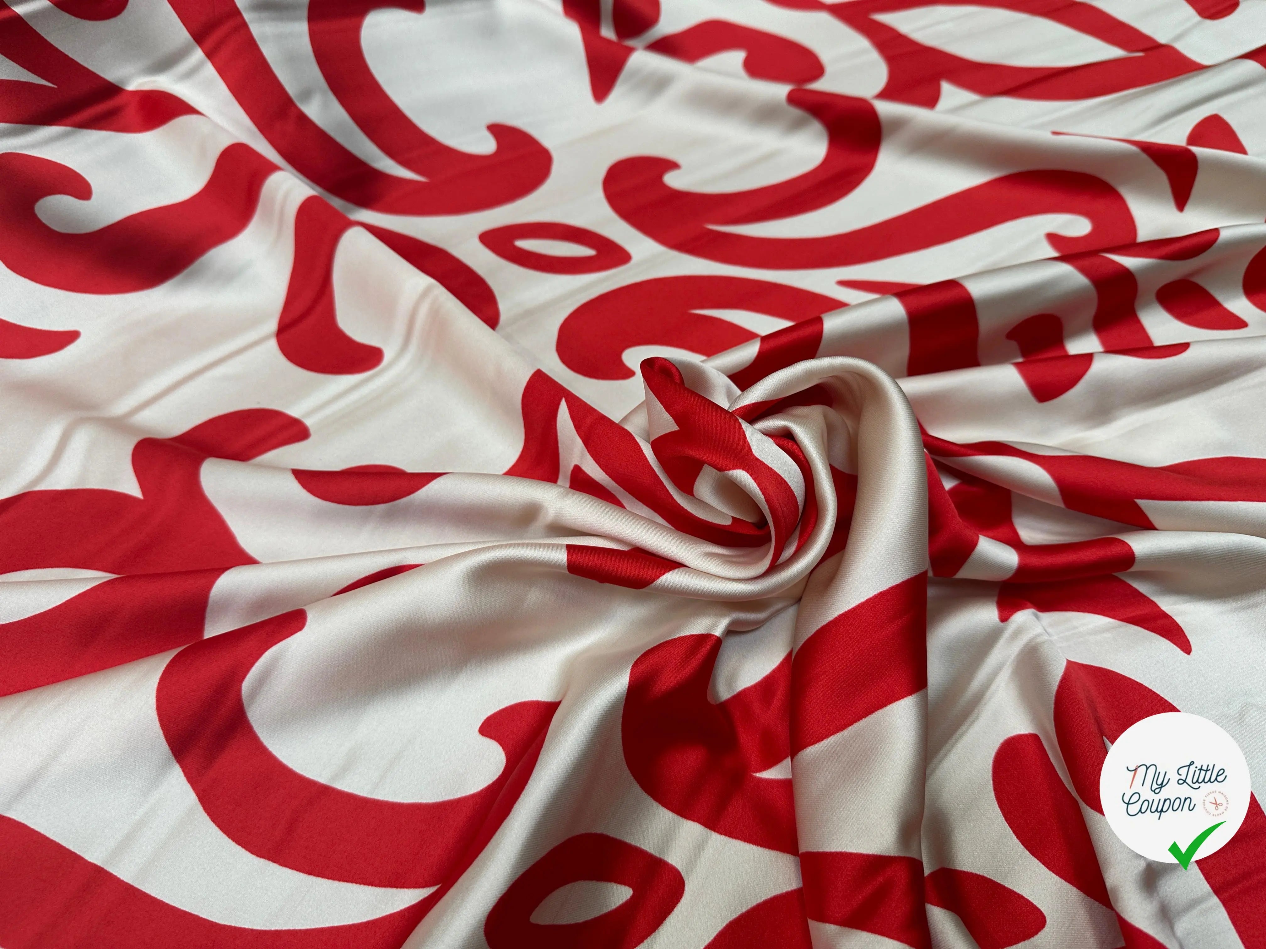 SATIN HEAVY LEGEREMENT SERGÉ CREME MARBELLA ROUGE - My Little Coupon