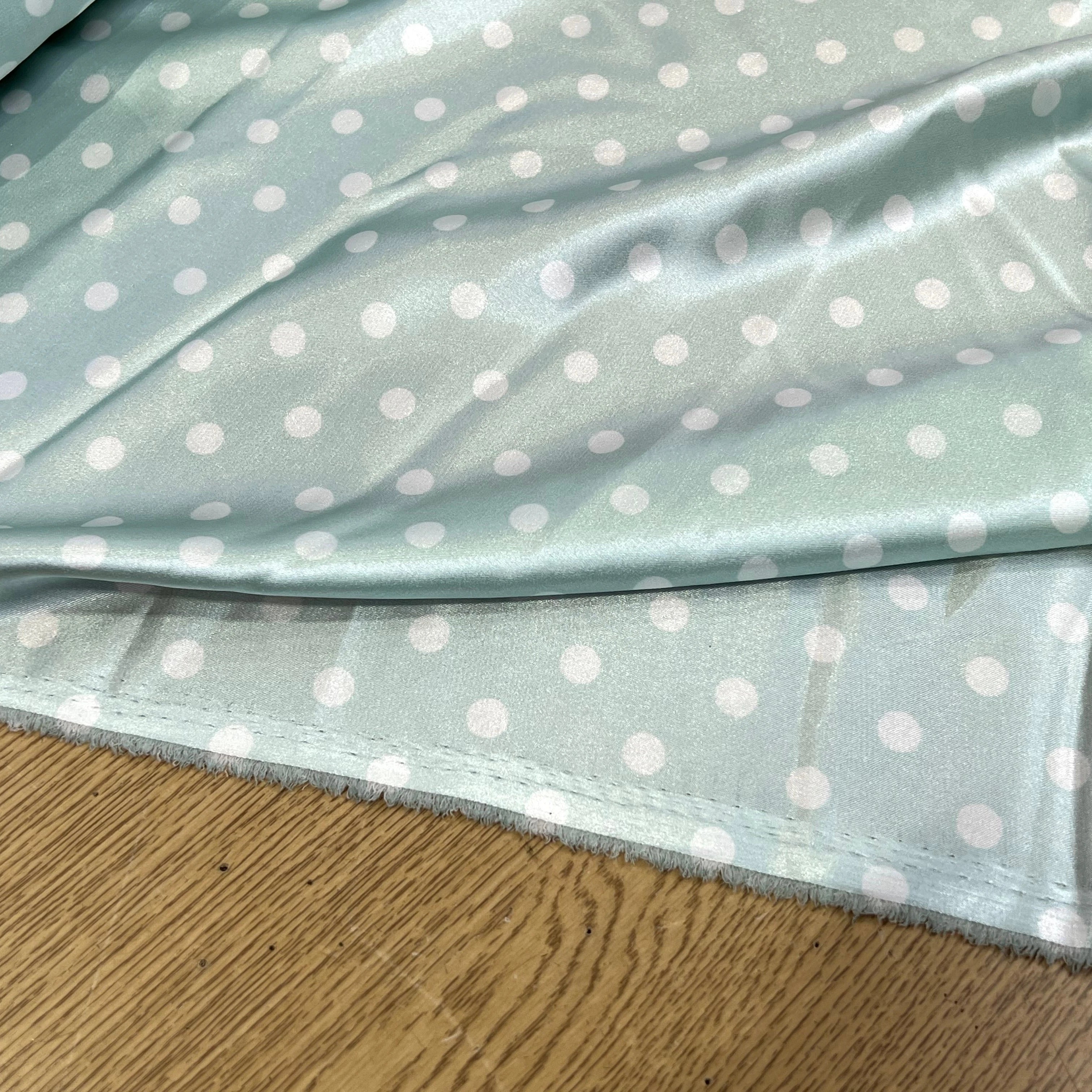 SATIN IMPRIMÉ POIS BLEU CIEL - My Little Coupon