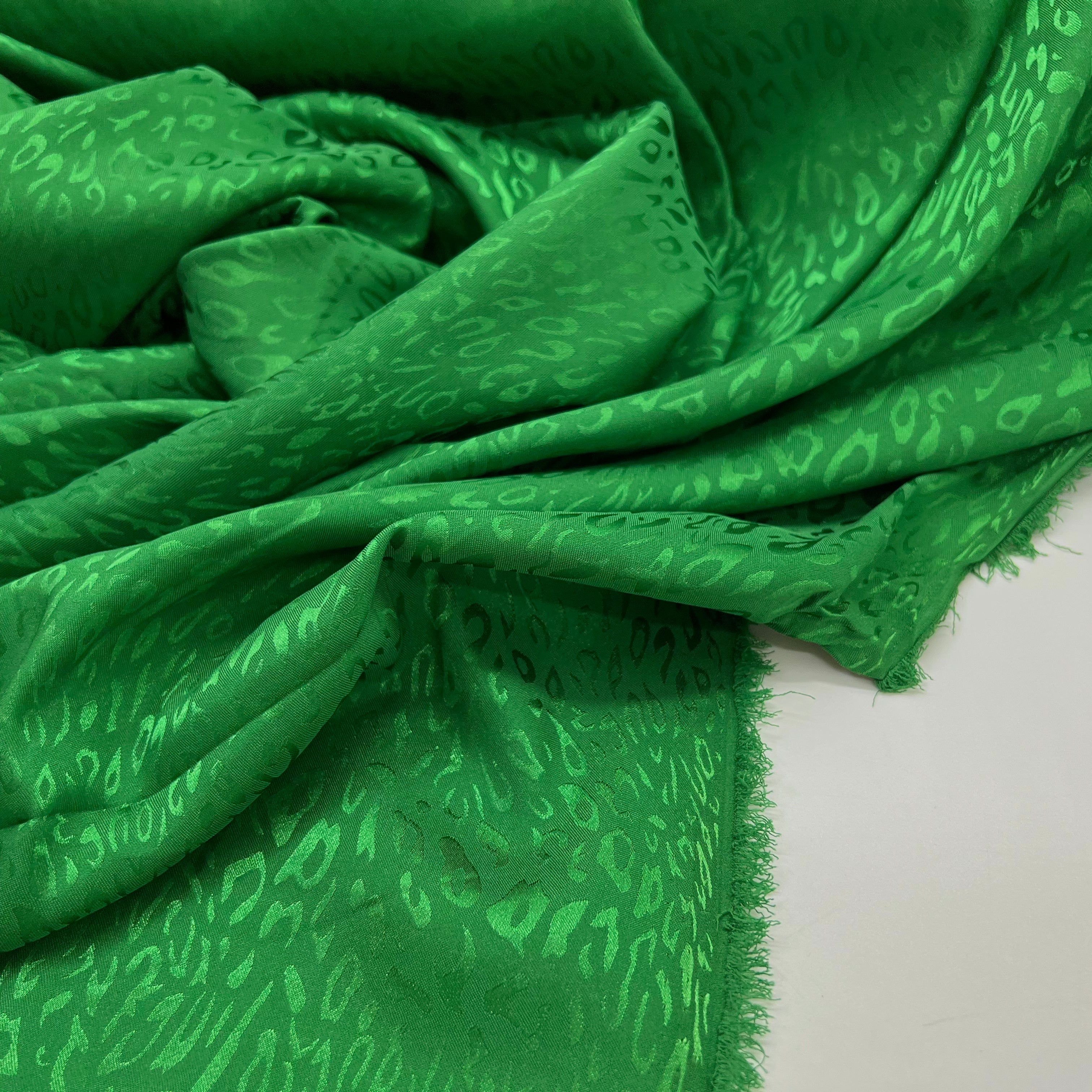 SATIN JACQUARD LÉOPARD VERT DIABOLO MLC INTERN