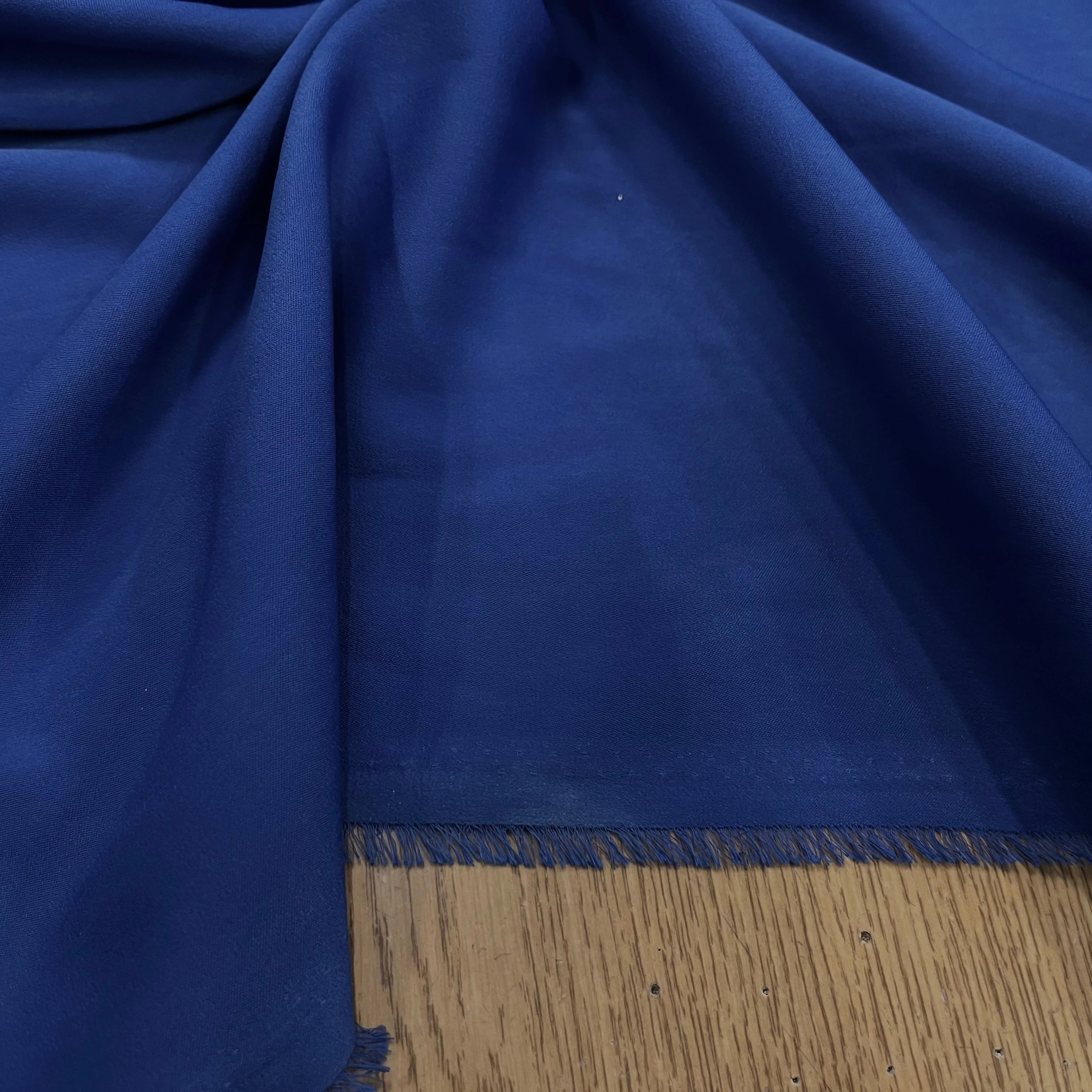 SATIN PEAU DE PÊCHE FLUIDE BLEU ROYAL - My Little Coupon