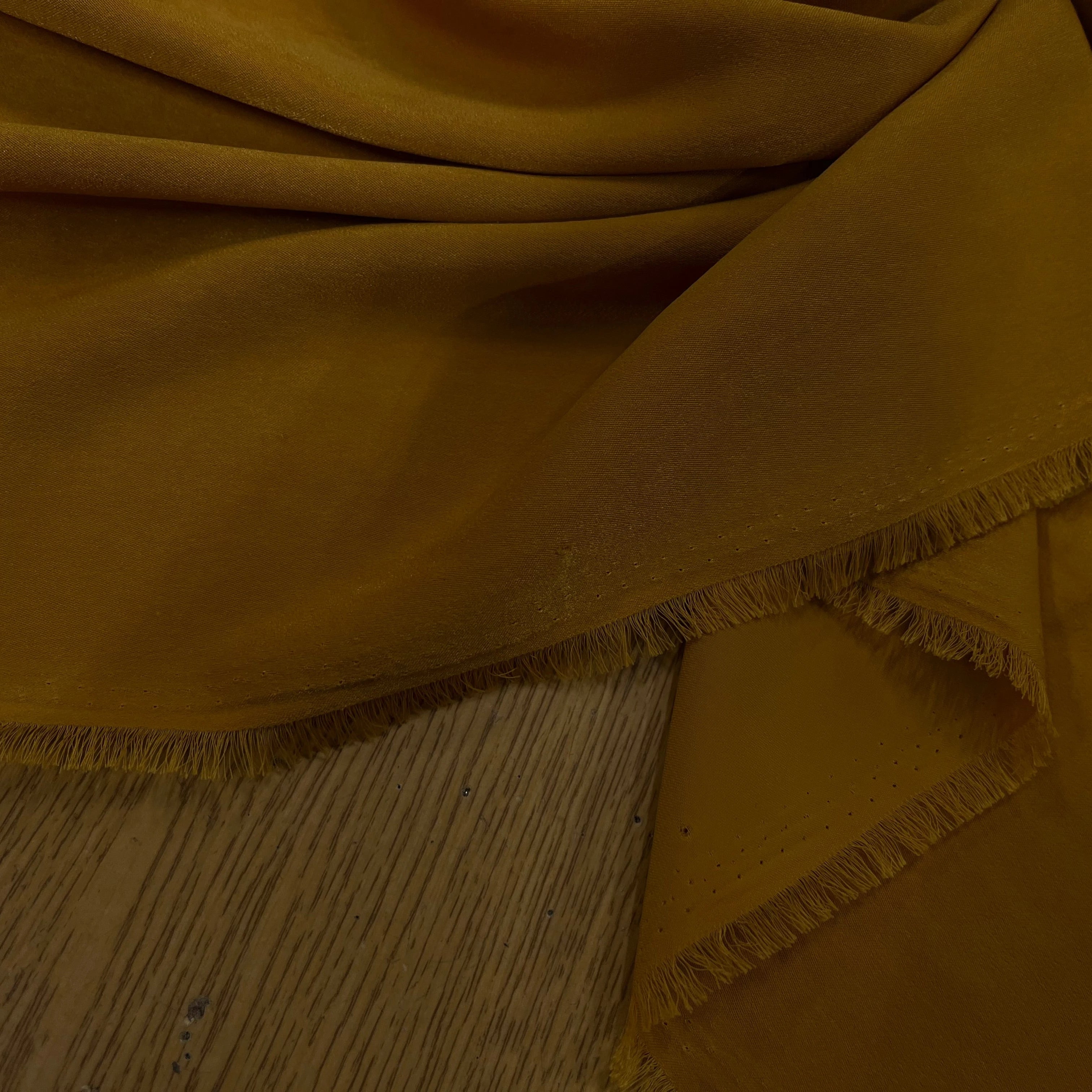 SATIN PEAU DE PÊCHE FLUIDE MOUTARDE - My Little Coupon