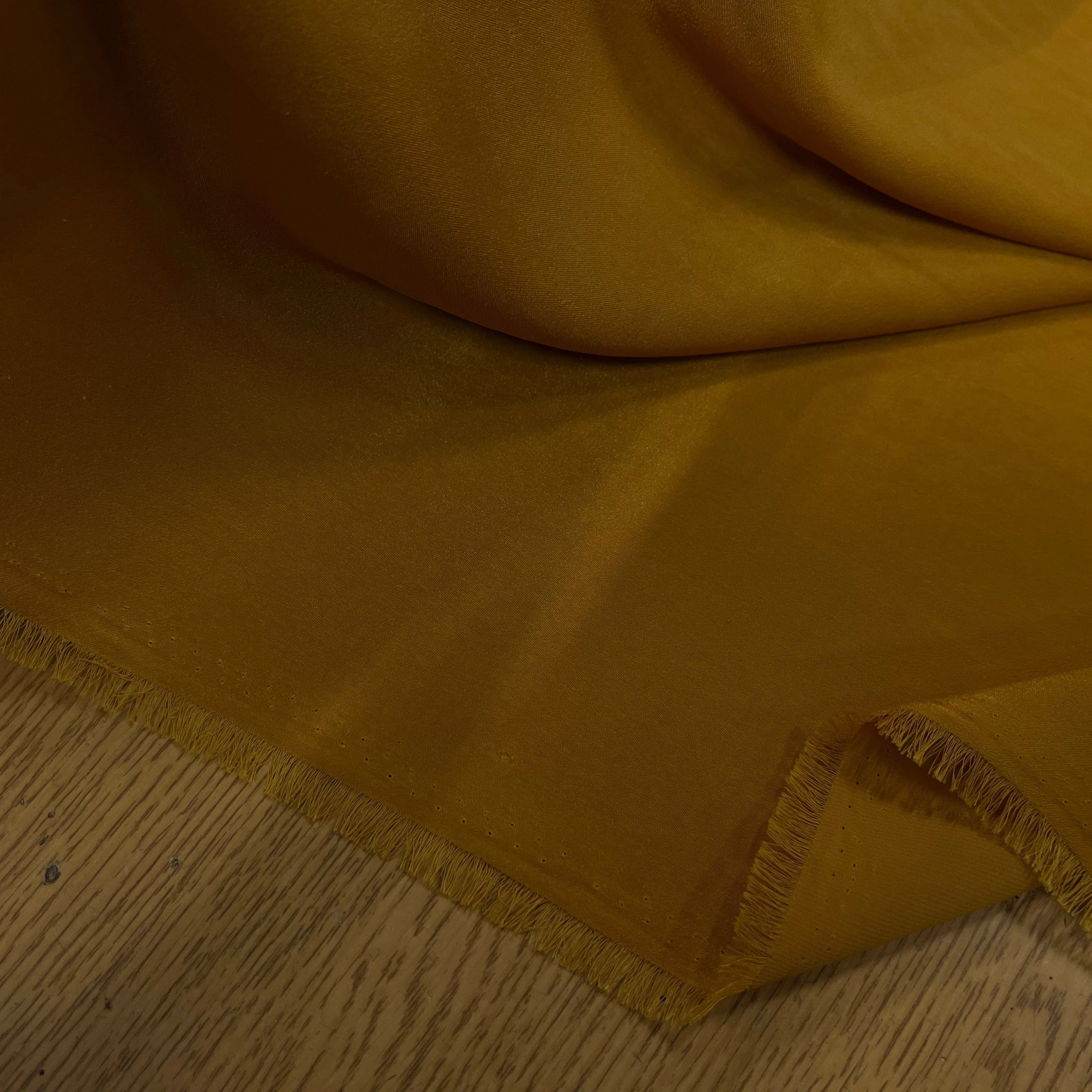 SATIN PEAU DE PÊCHE FLUIDE MOUTARDE - My Little Coupon