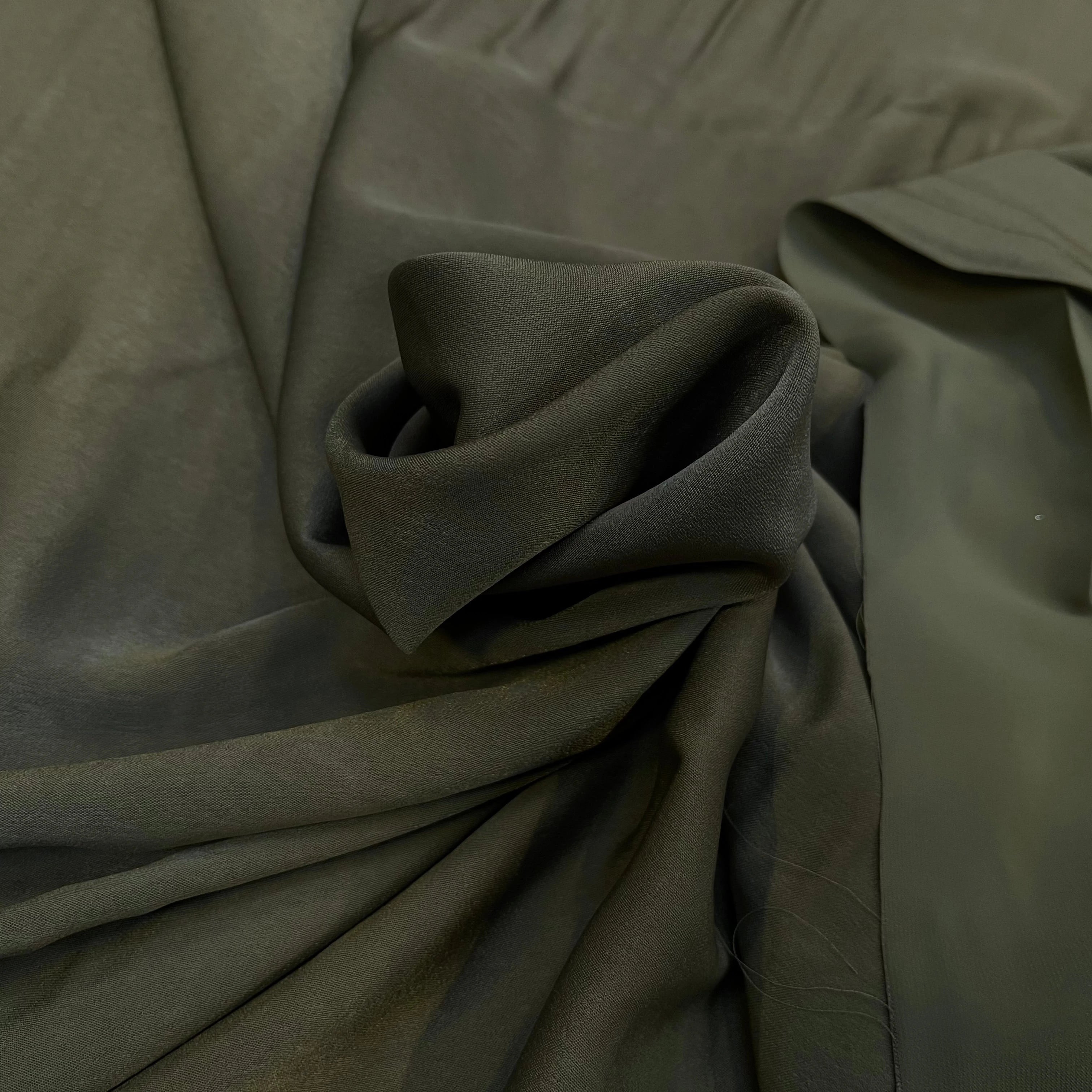 SATIN PEAU DE PÊCHE FLUIDE VERT KAKI - My Little Coupon