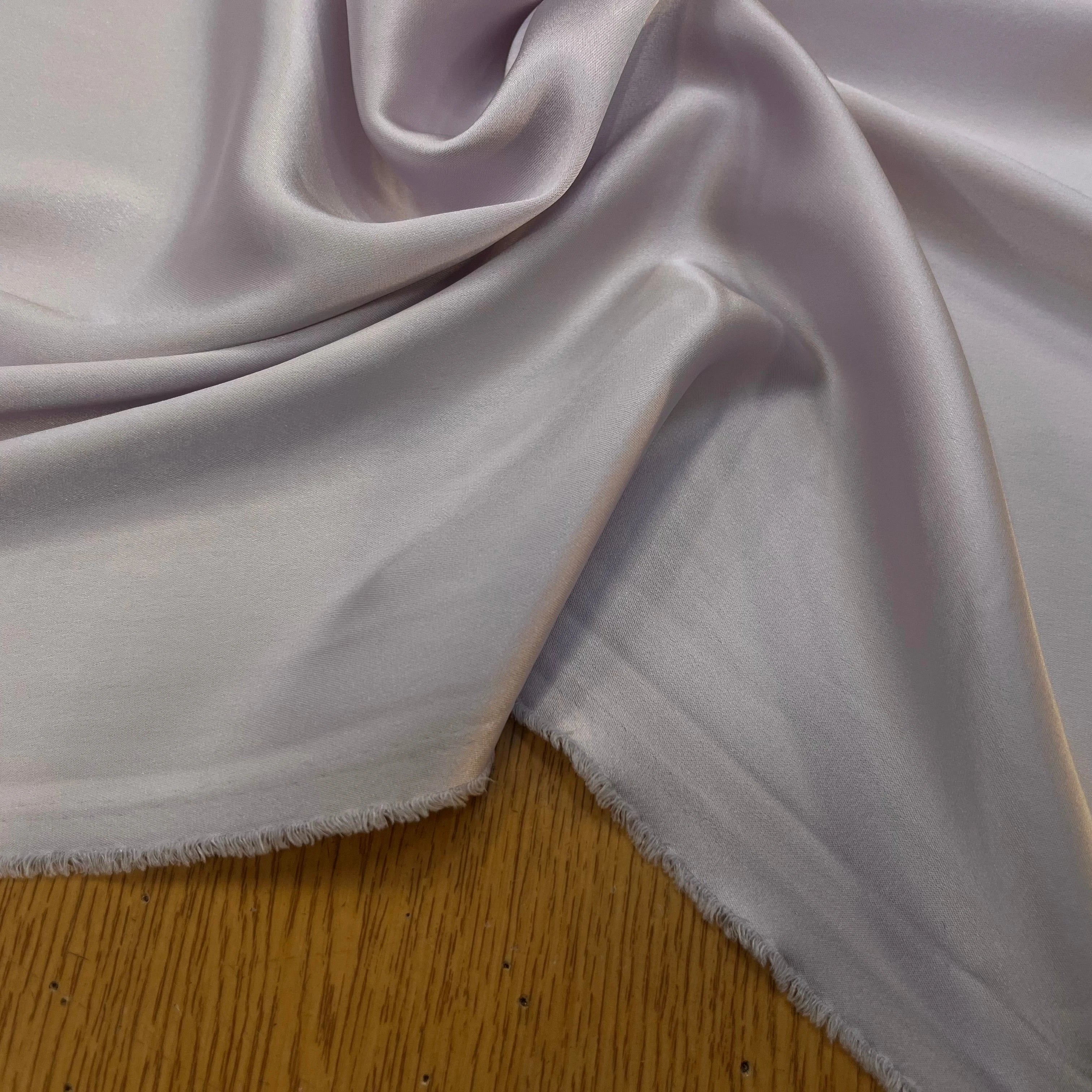 SATIN POLYESTER FLUIDE LIGHT MIST 130CM - My Little Coupon