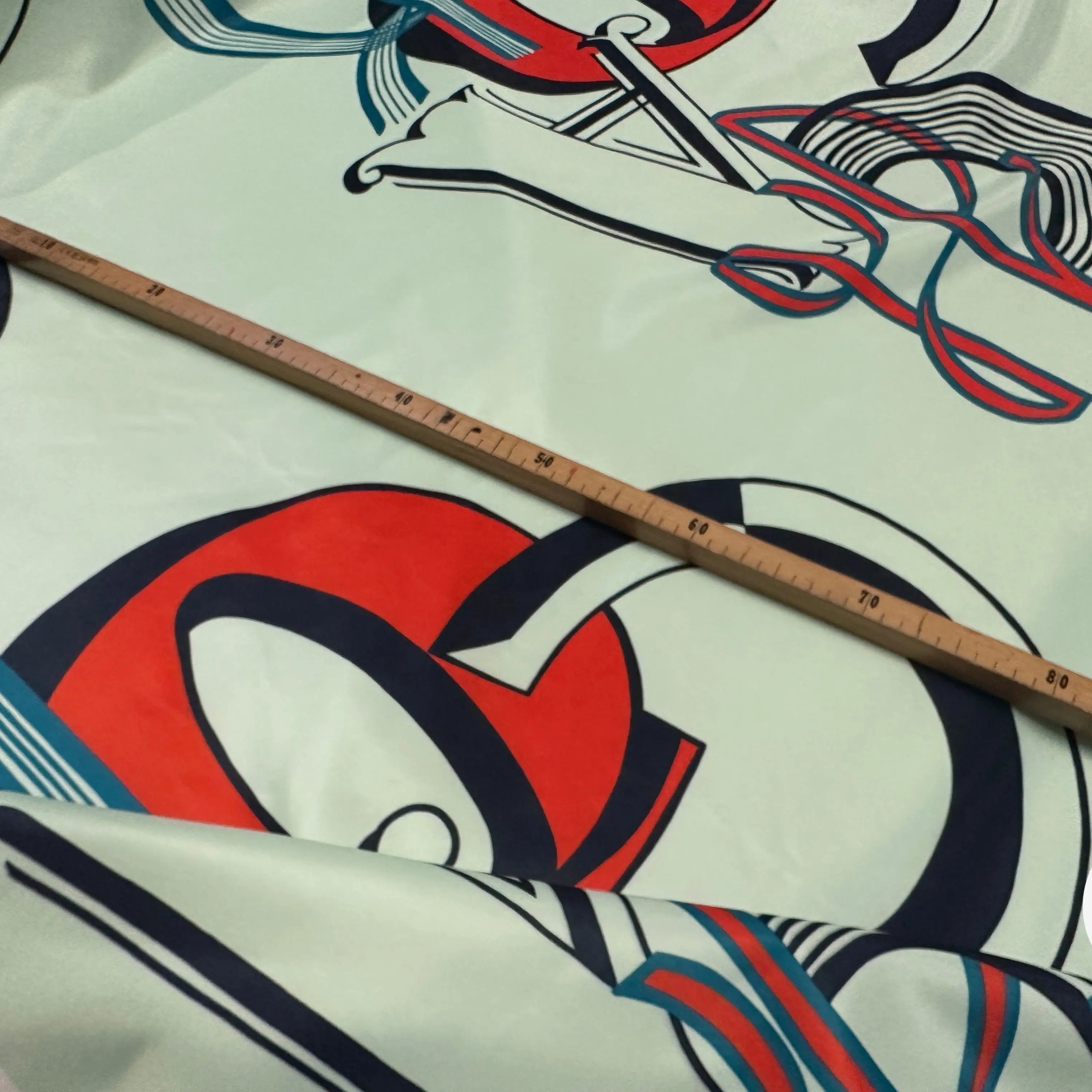 SATIN SERGÉ FOND VERT MOTIFS GEOMETRIE IRREGULIERES - My Little Coupon