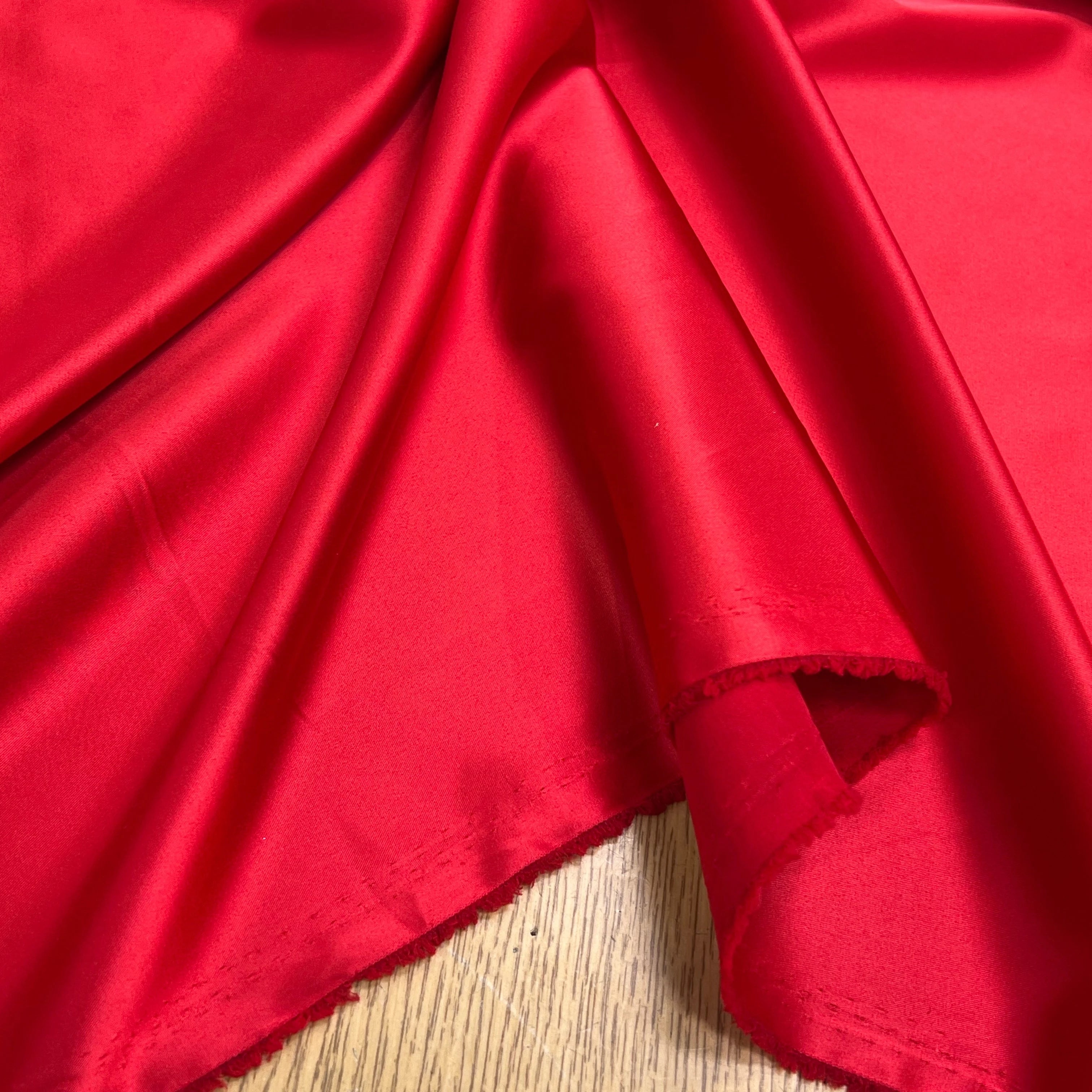SATIN STRETCH FLUIDE ROUGE CHEERY - My Little Coupon