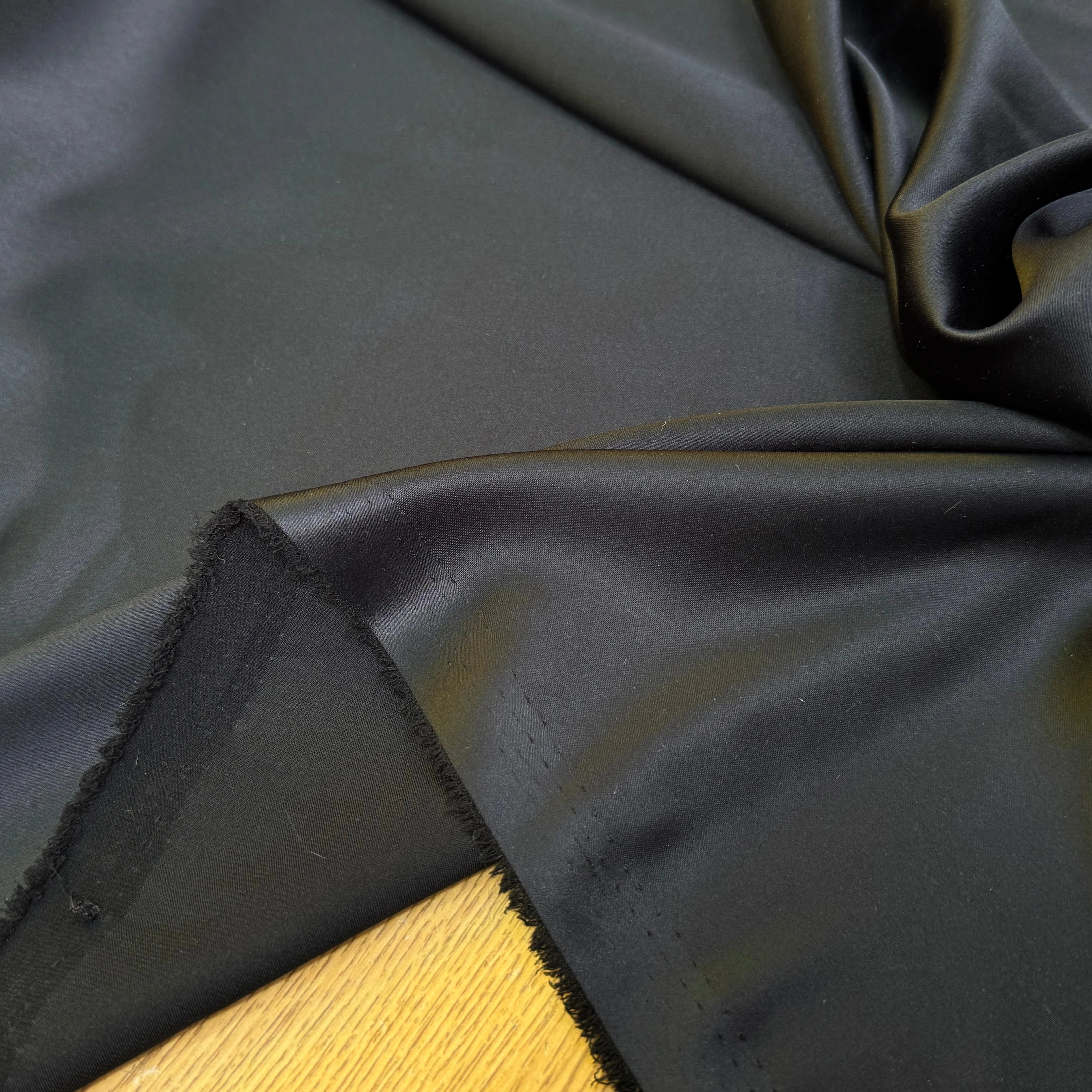 SATIN STRETCH NOIR FLUIDE - My Little Coupon