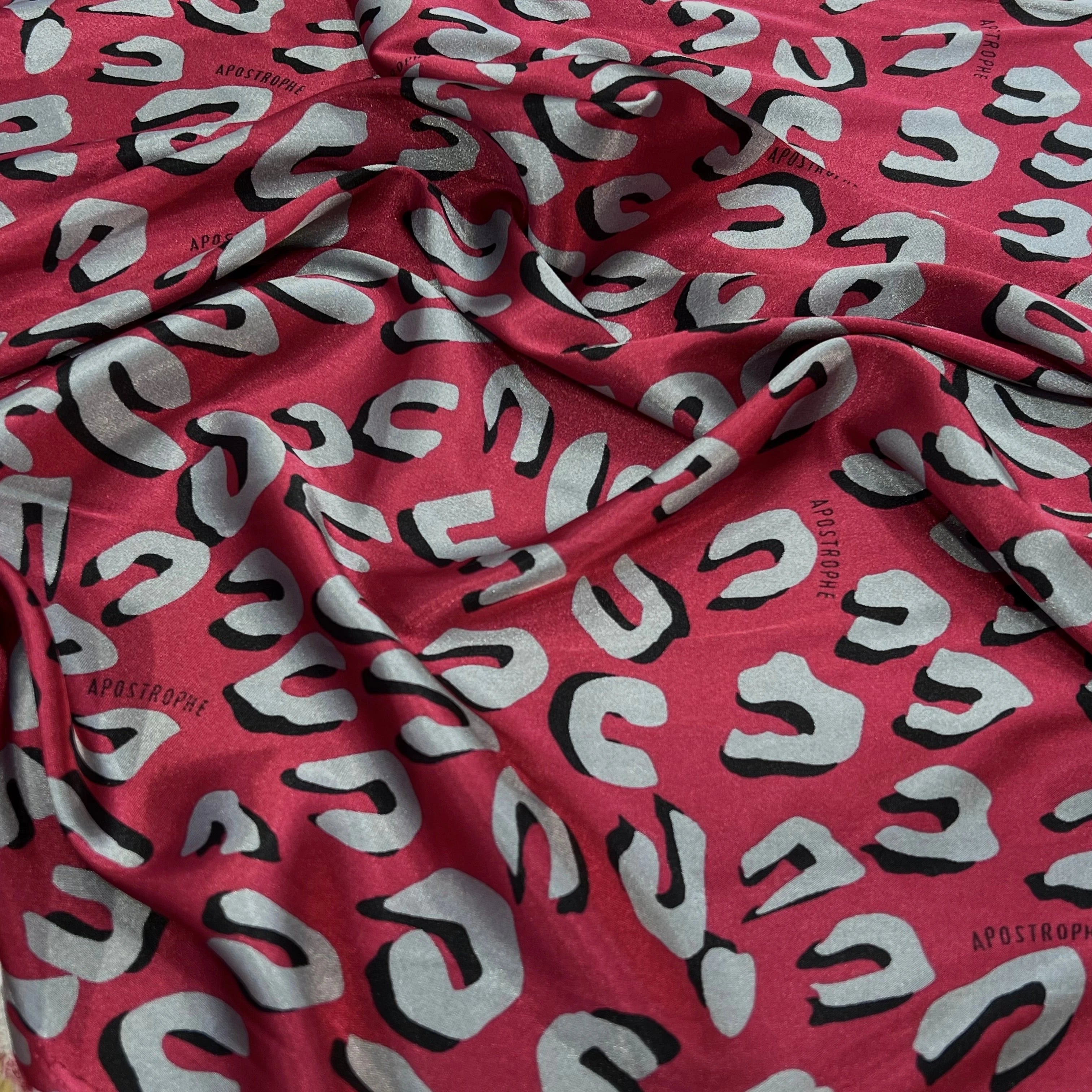 SATIN STRETCH ROUGE MOTIFS GRIS - My Little Coupon