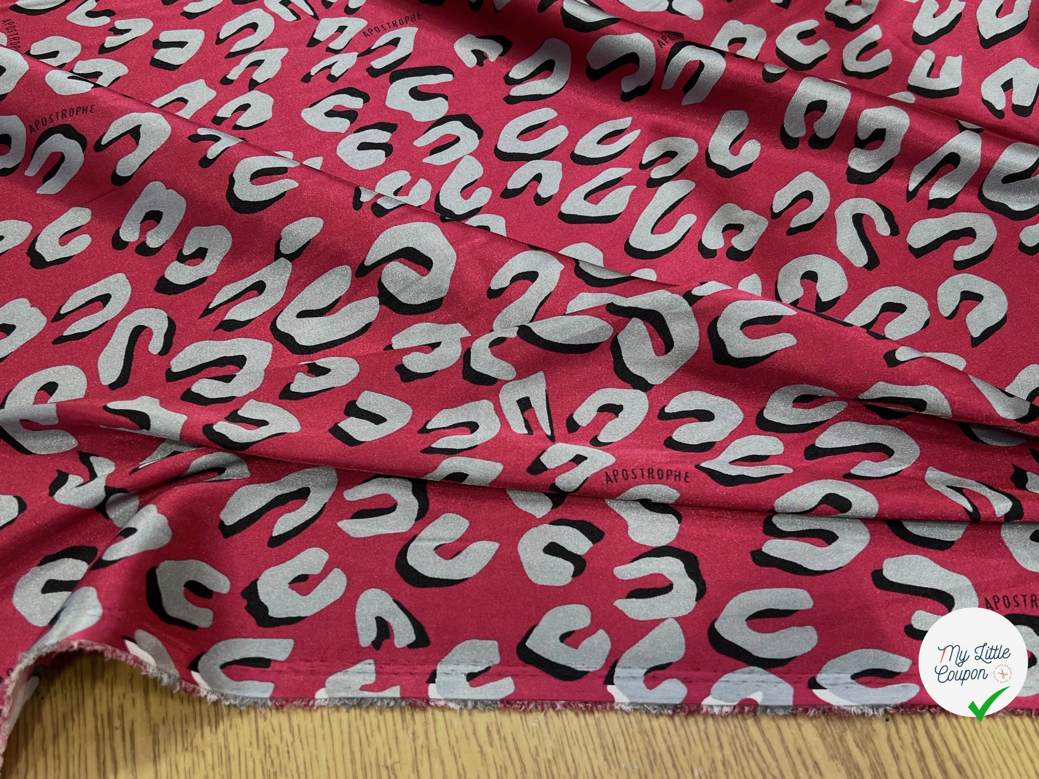 SATIN STRETCH ROUGE MOTIFS GRIS - My Little Coupon