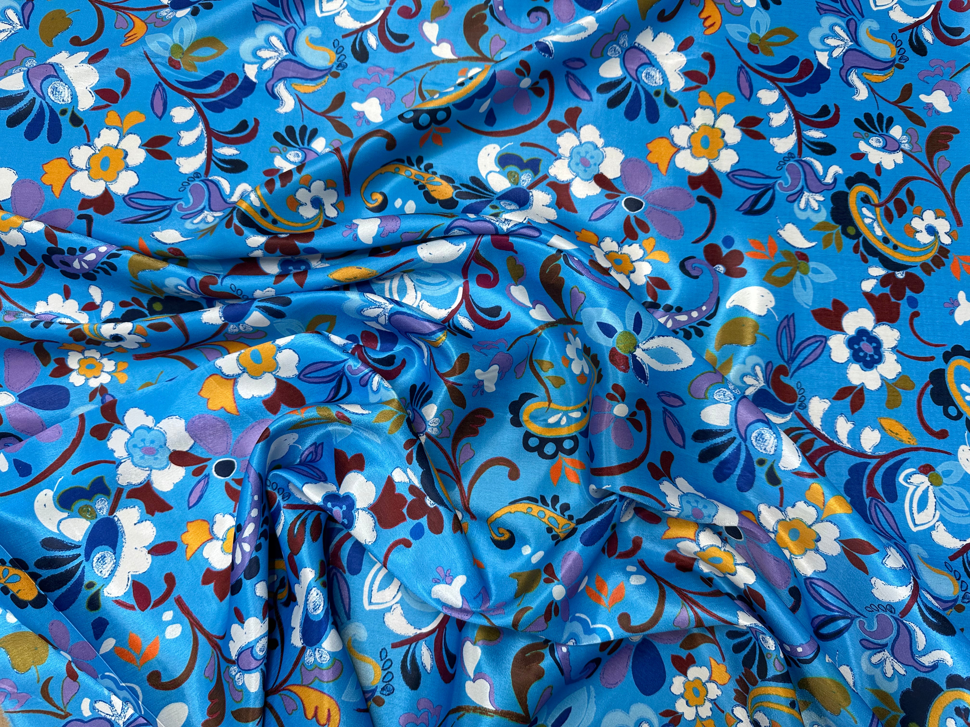 SATIN VELOUTÉ DE JOLIES FLEURS FOND BLEU - My Little Coupon