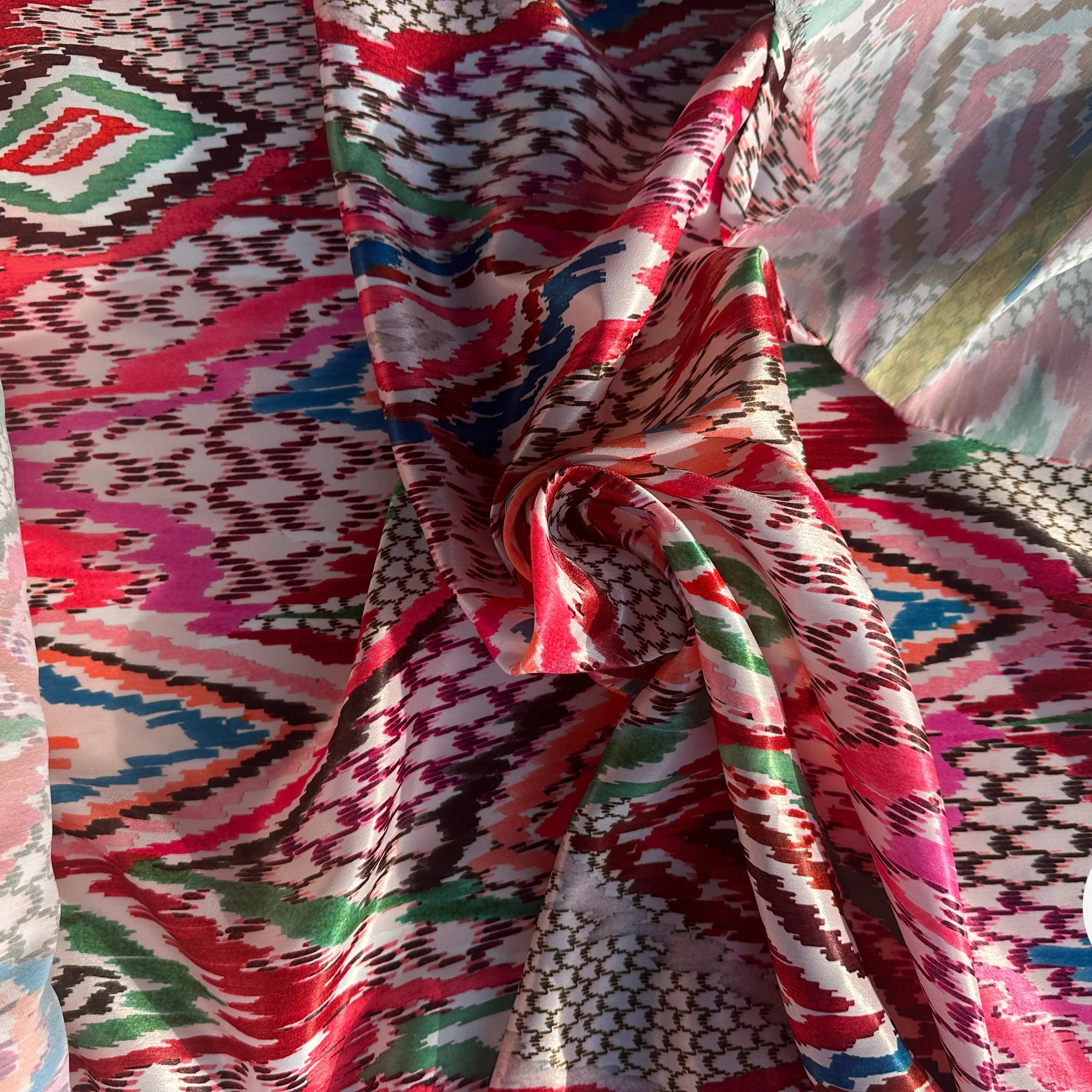 SATIN VELOUTÉ ÉCLAT GÉOMÉTRIQUE COUTURE MLC INTERN