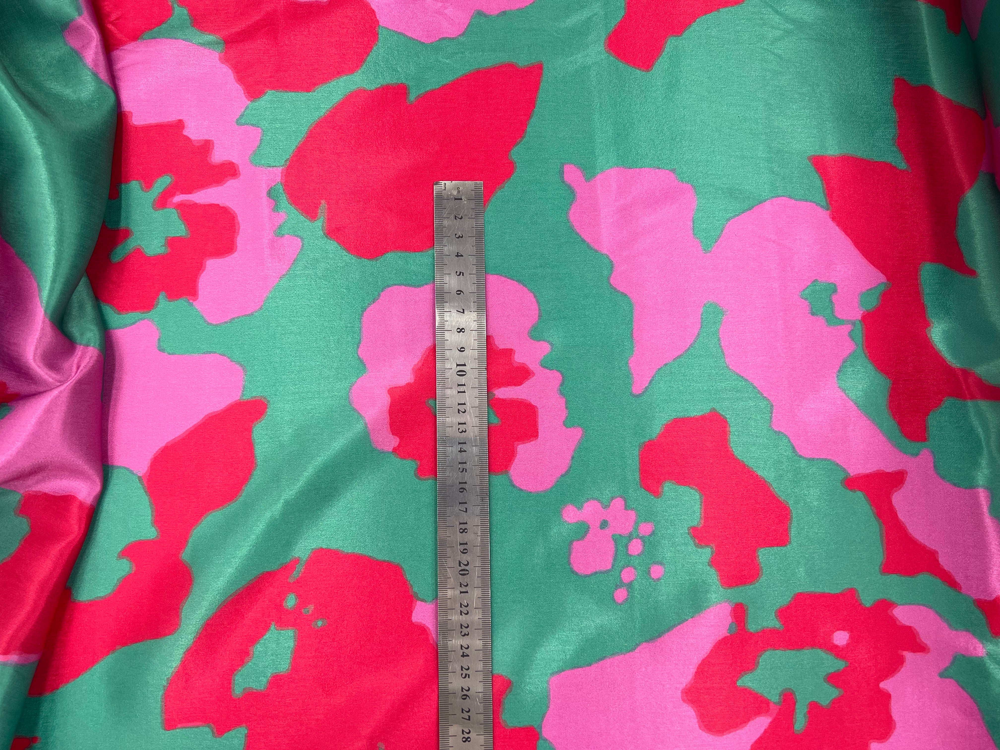SATIN VELOUTÉ VERT ET ROUGE MLC INTERN
