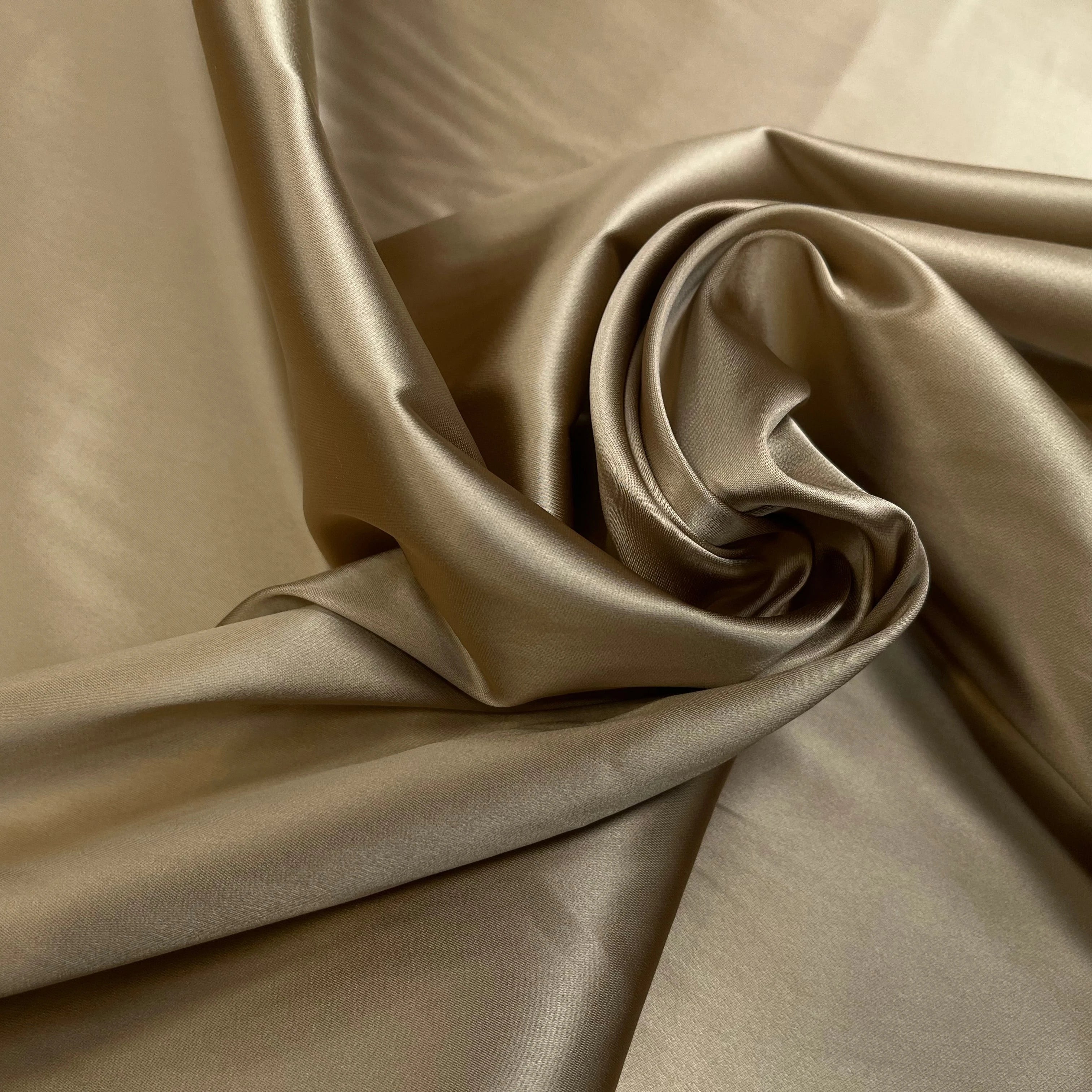 SATIN VISCOSE BEIGE FONCÉ 123CM - My Little Coupon