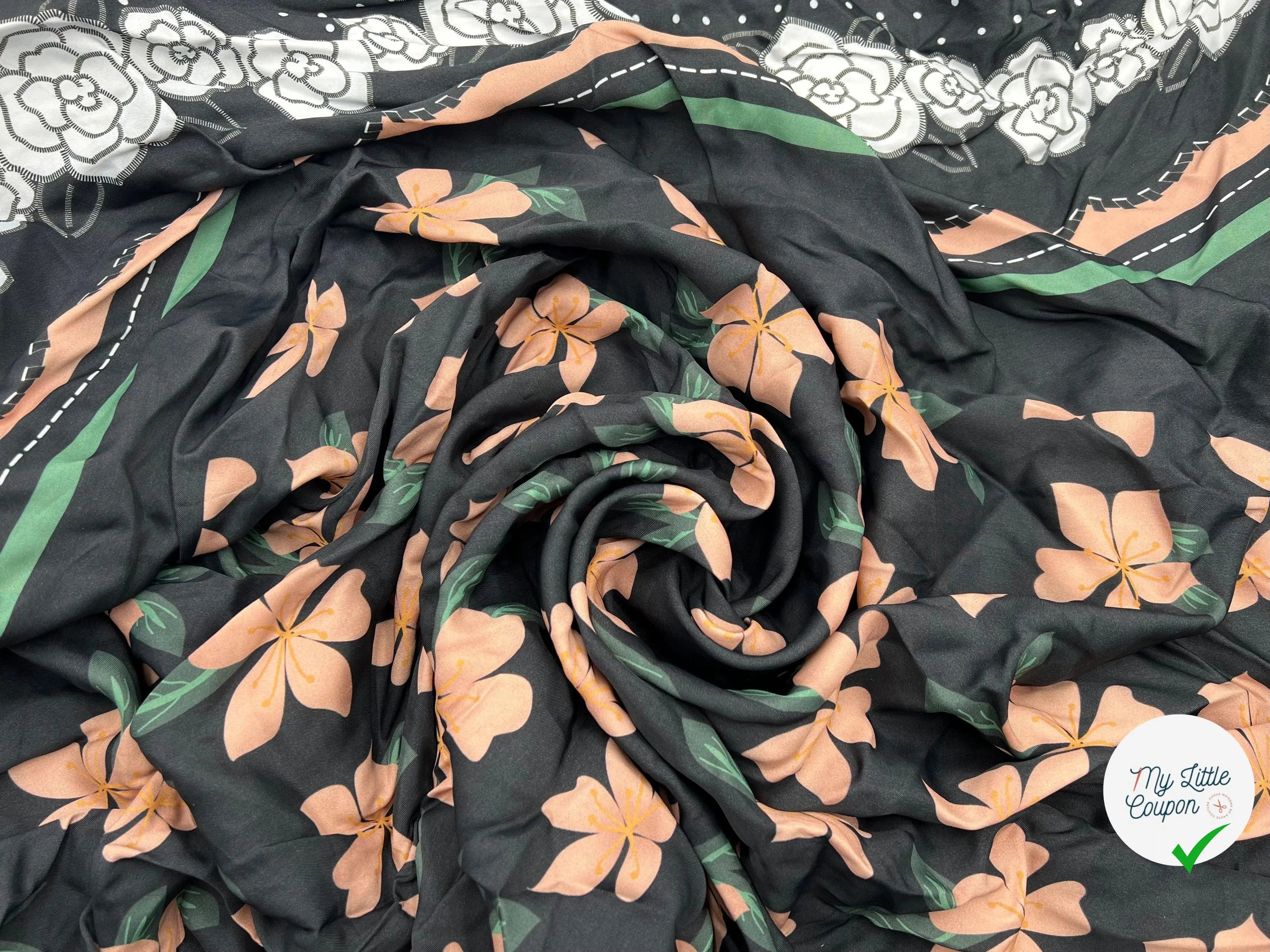 SATIN VISCOSE FINEMENT SERGÉ FLEURS BLUSH SUR FOND NOIR - My Little Coupon - tissu - coudre