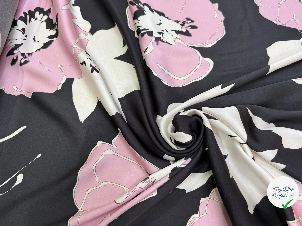 SATIN VISCOSE FLUIDE ET DOUCE FOND NOIR CHIC GROSSES FLEURS - My Little Coupon
