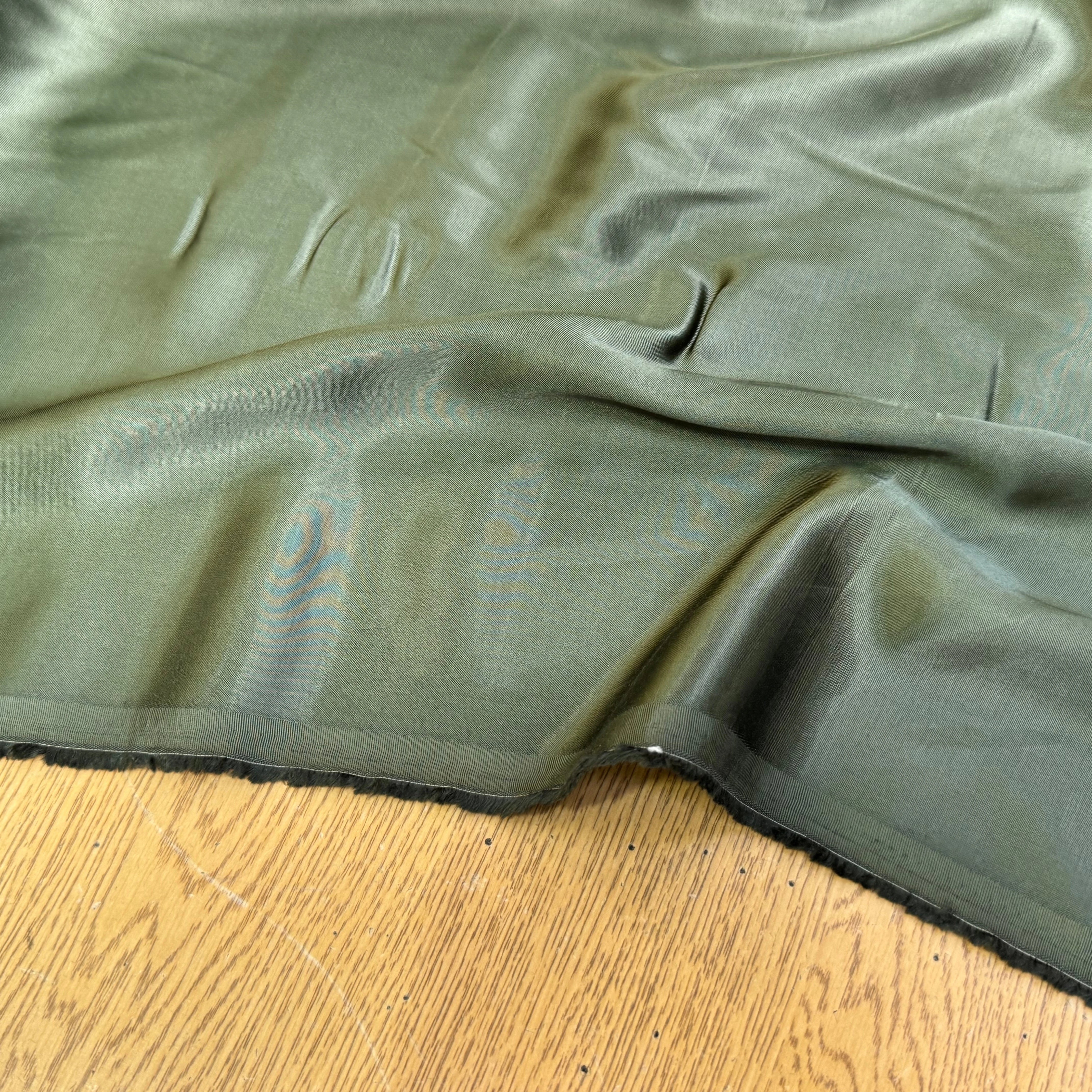 SATIN VISCOSE VERT KAKI TOMBÉ FLUIDE - My Little Coupon