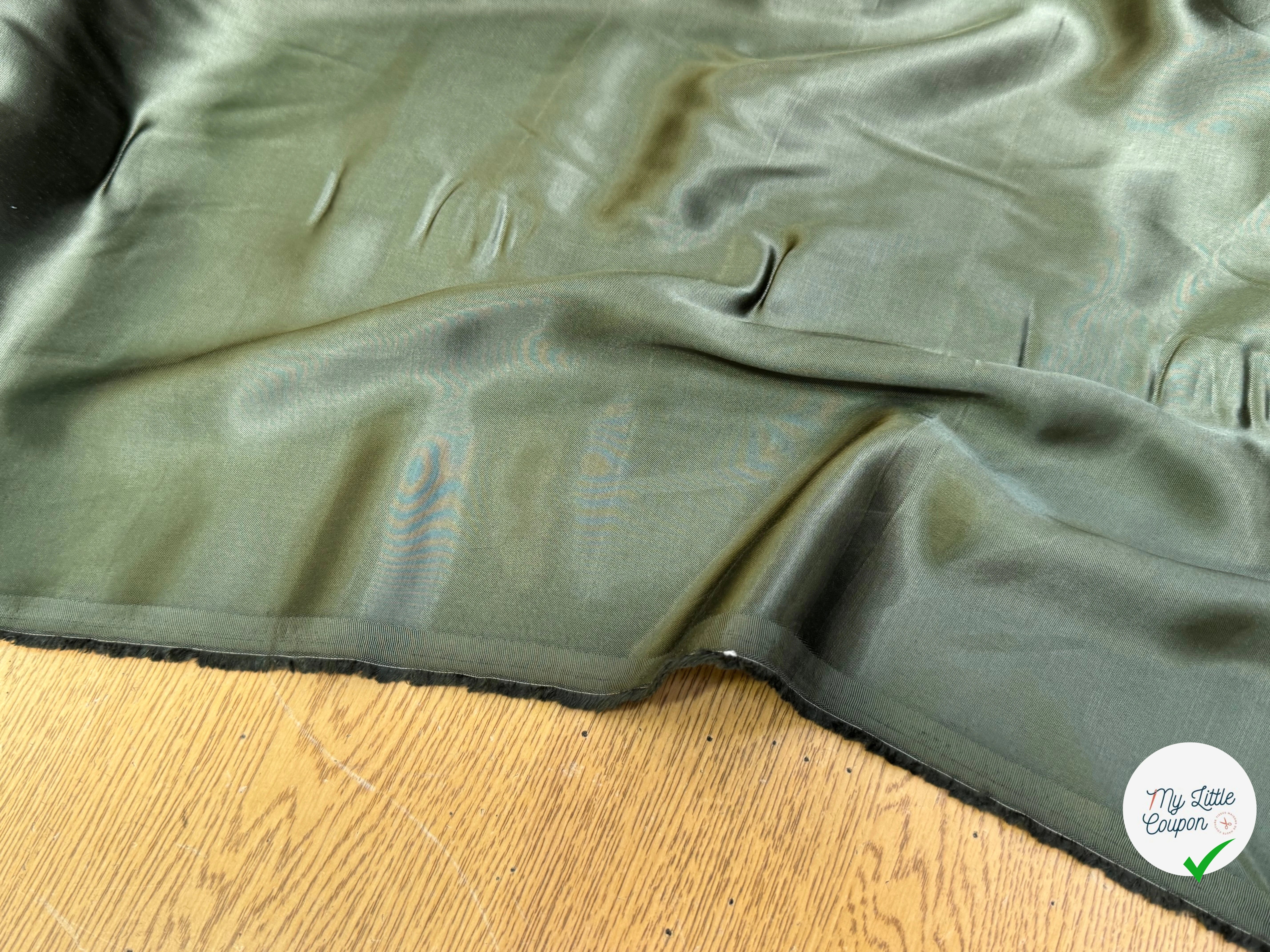 SATIN VISCOSE VERT KAKI TOMBÉ FLUIDE - My Little Coupon