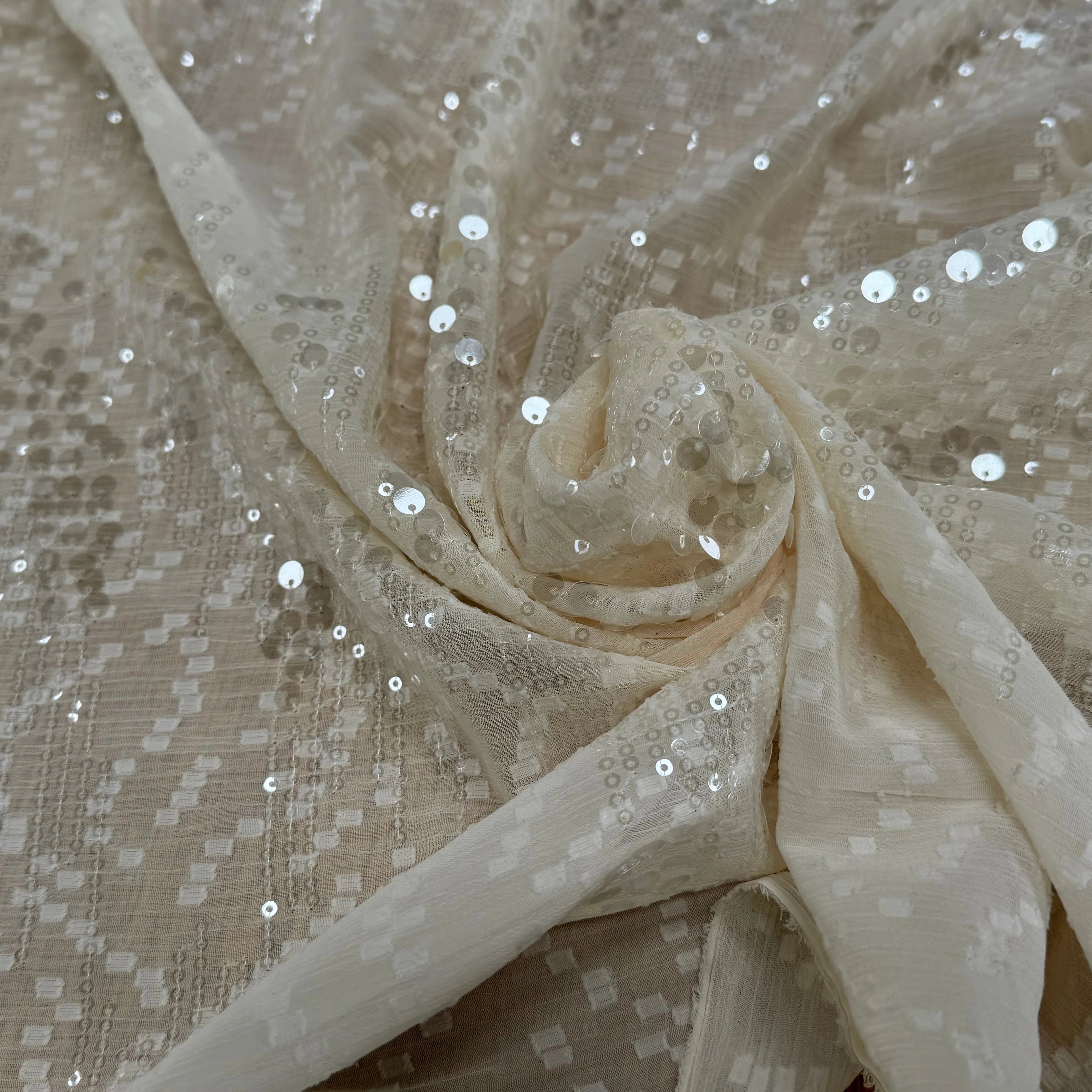 SEQUIN BRODÉ SUR CREPE ÉCRU - My Little Coupon