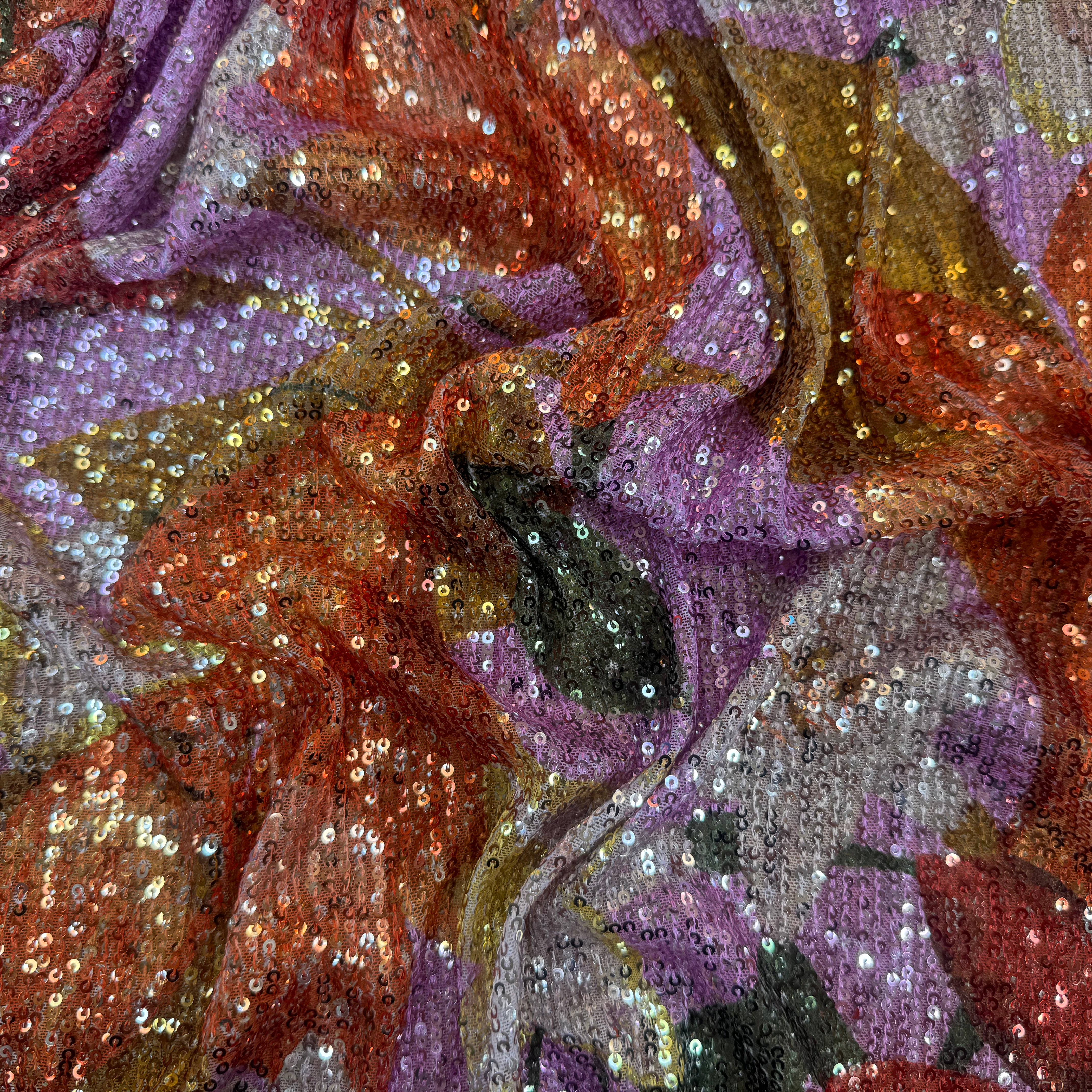 SEQUIN FOND ROSE MOTIFS FLEURS JAUNE ORANGE ET VERT - My Little Coupon