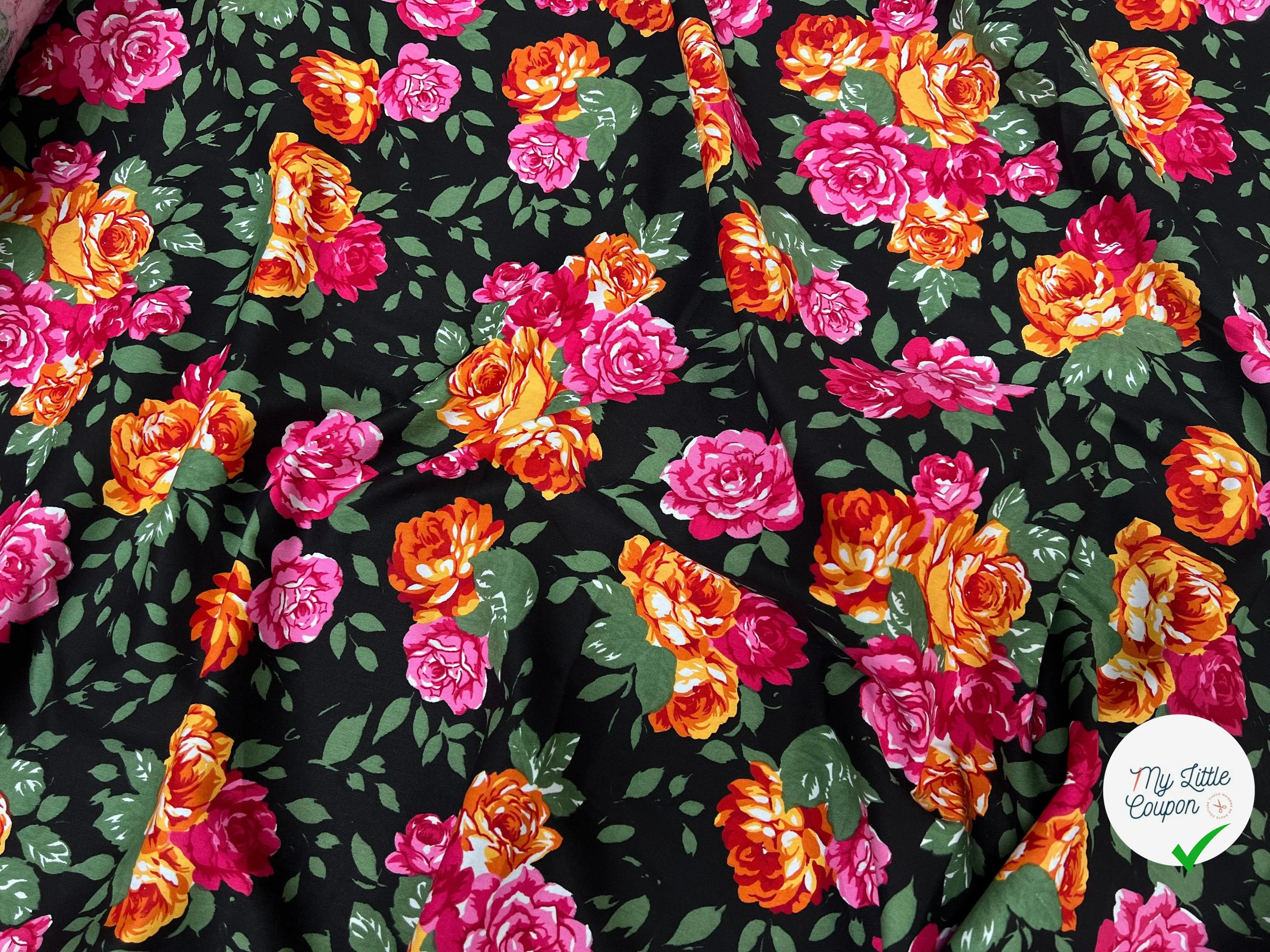 SERGÉ DE COTON FOND NOIR BOUQUET ASSEZ AMOUREUX ROSE ORANGE - My Little Coupon - tissu - coudre