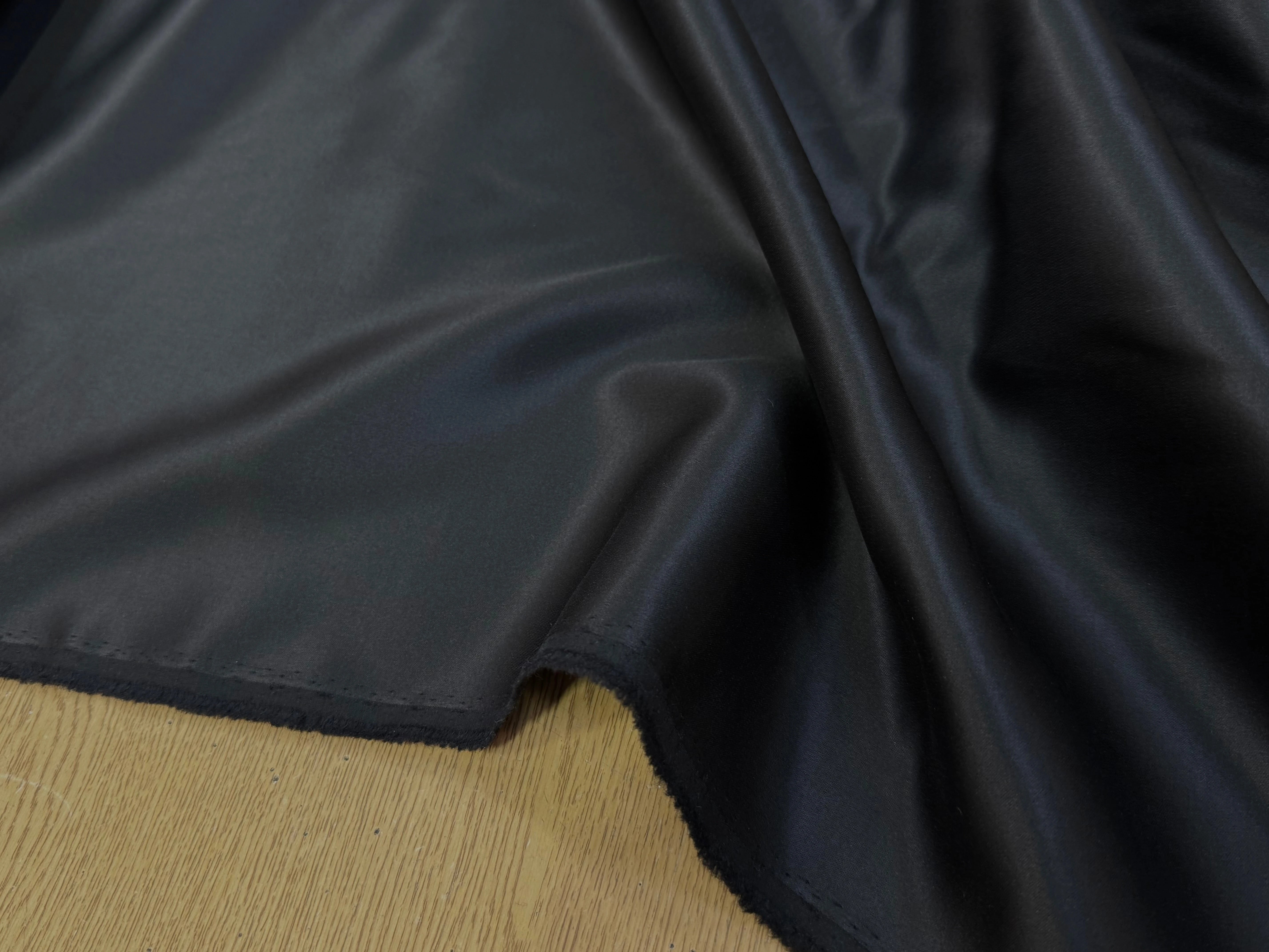 SERGÉ DE LAINE ENVERS SATIN BELLE TENUE NOIR STRETCH - My Little Coupon