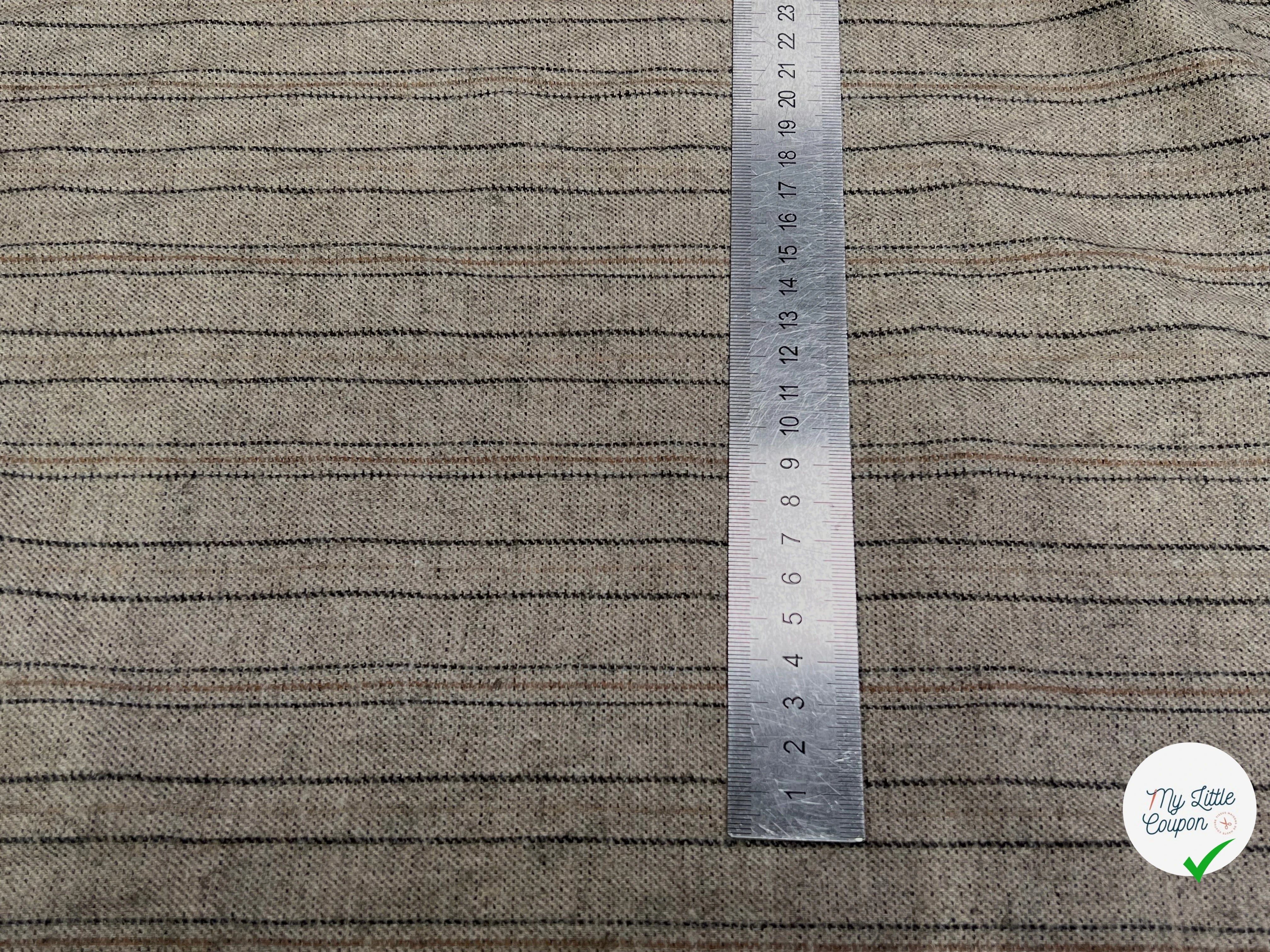 SERGÉ DE LAINE VISCOSE BEIGE RAYURES NOIR ET MARRON 31% LAINE 27% VISCOSE - My Little Coupon