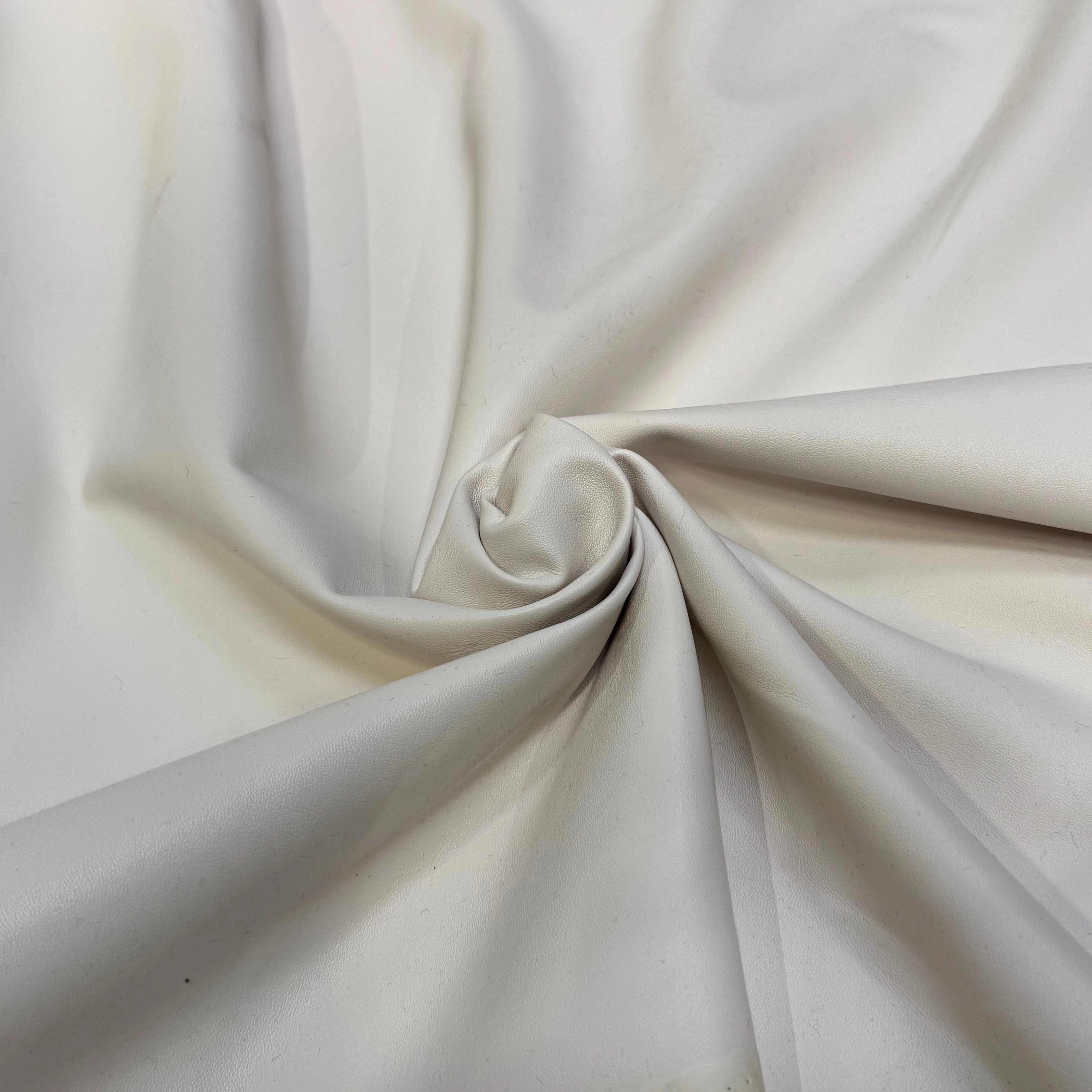 SIMILICUIR SOUPLE ENDROIT DOUX BLANC CASSÉ STRETCH - My Little Coupon