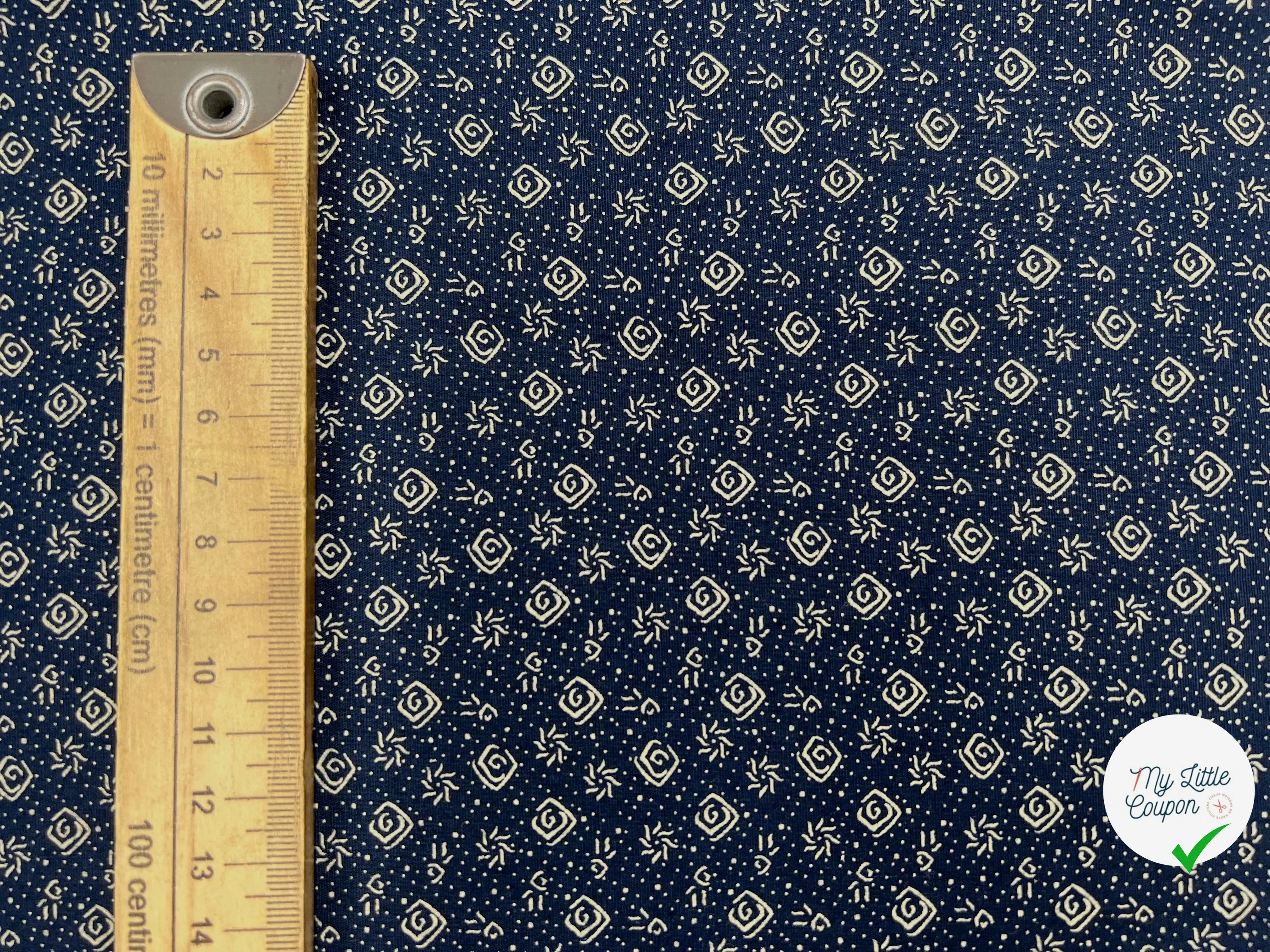 TISSU 100% COTON FERMIÈRE FOND BLEU MOTIF CREME - My Little Coupon - tissu - coudre