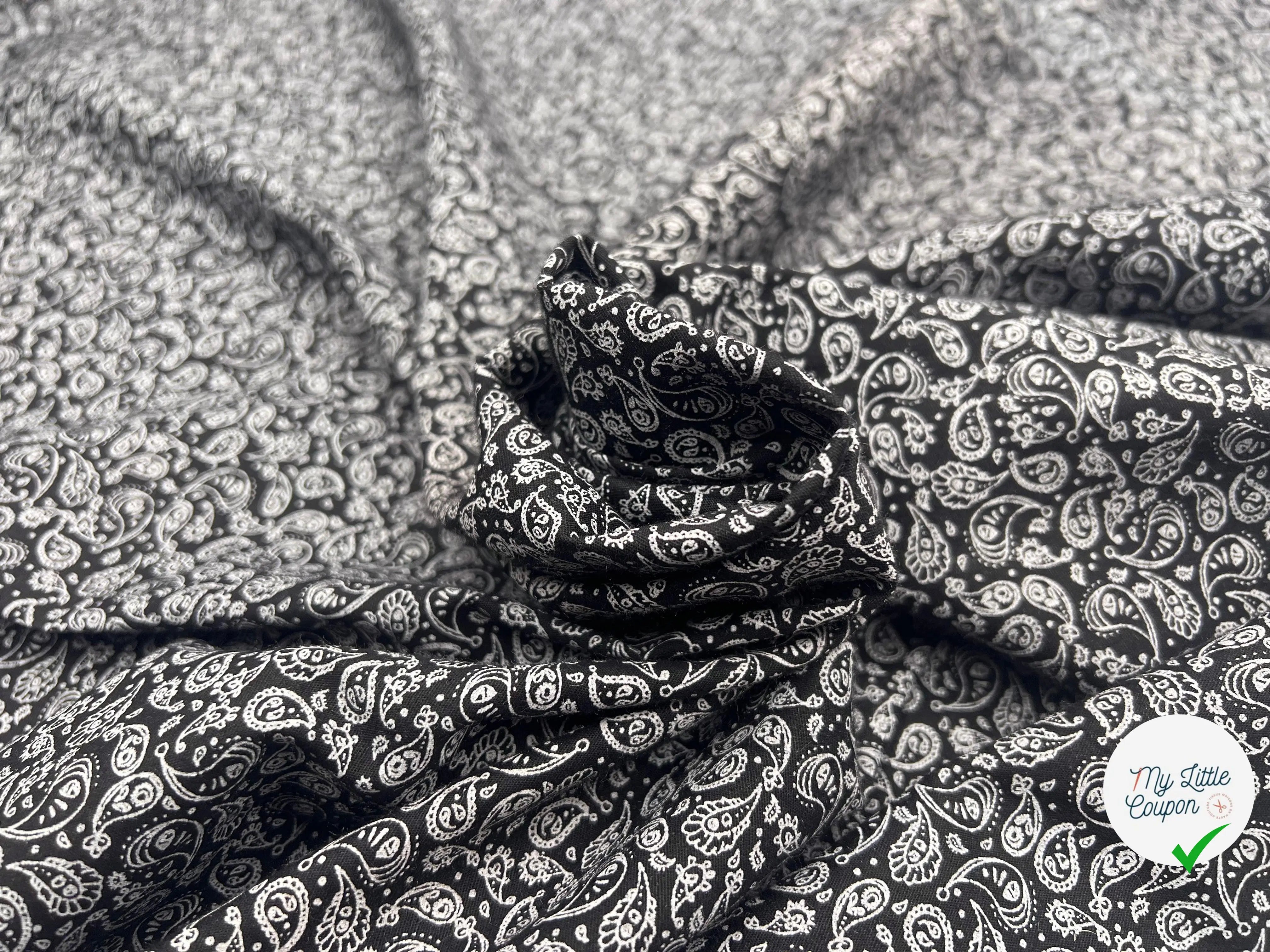 TISSU 100% COTON FERMIÈRE PAISLEY SUR FOND NOIR - My Little Coupon - tissu - coudre