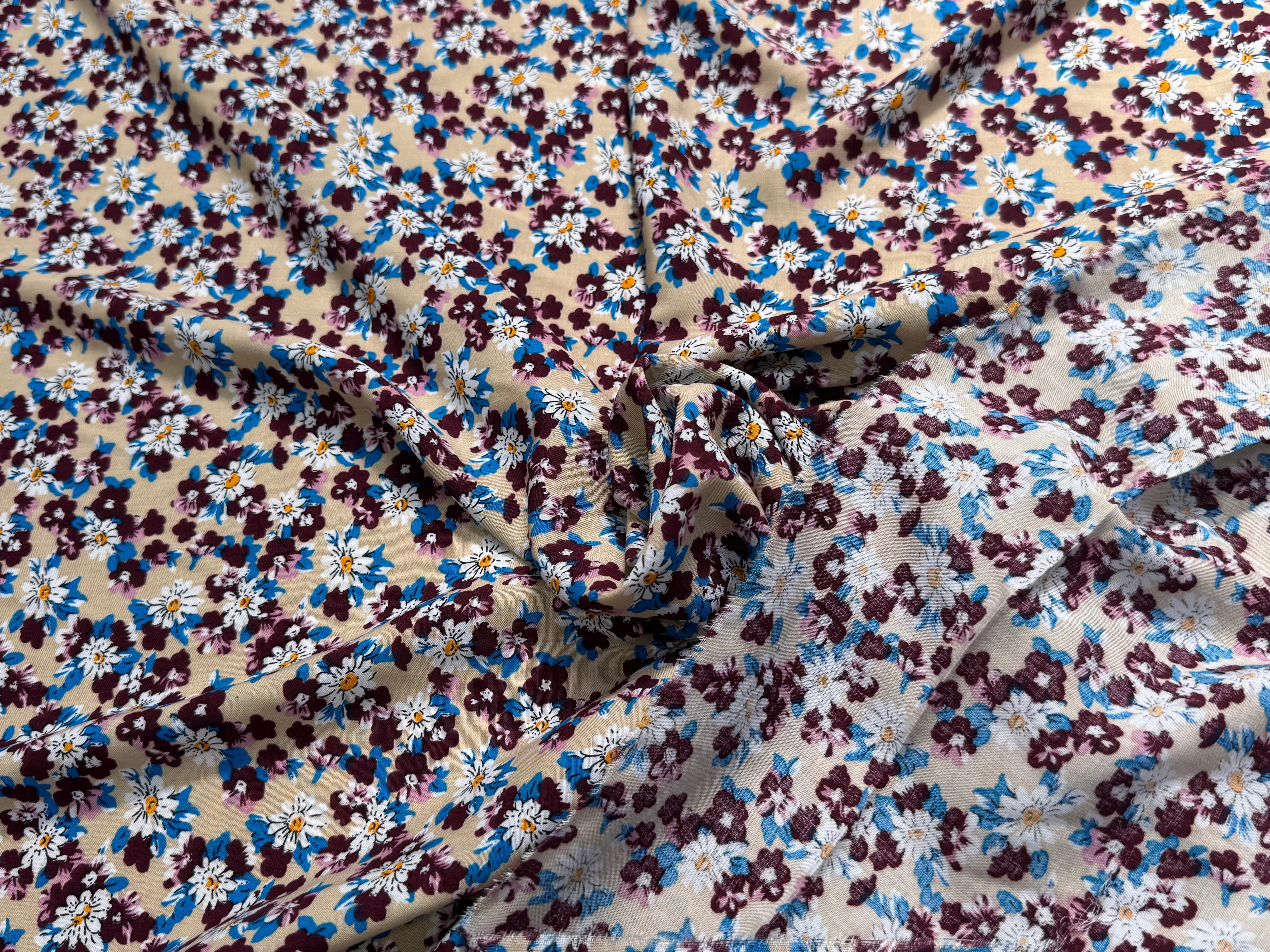TISSU 100% VISCOSE FOND CAFÉ AU LAIT IMPRIMÉ BASE DE FLEURS - My Little Coupon