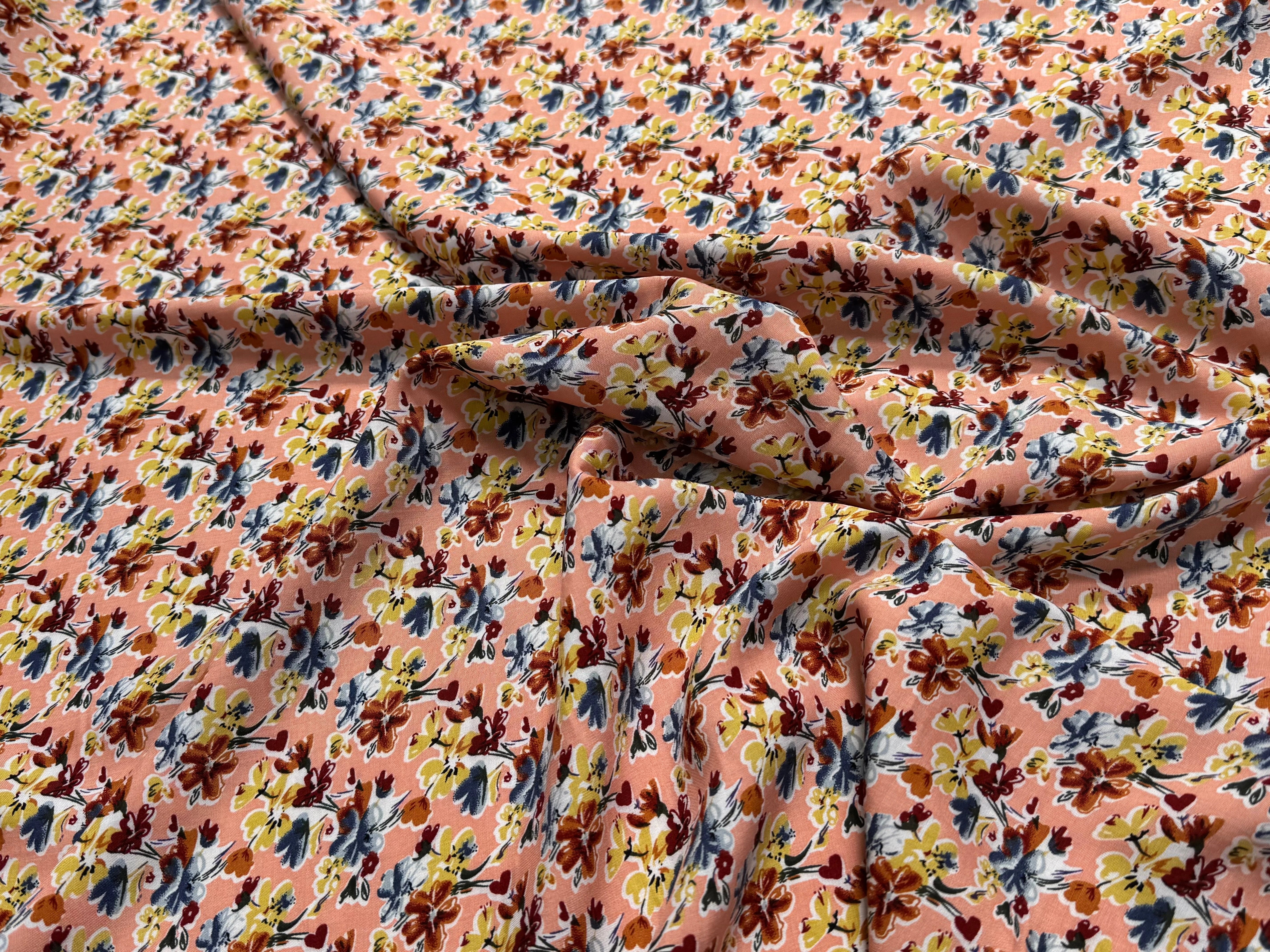 TISSU 100% VISCOSE FOND ORANGE PÊCHE IMPRIMÉ BOUQUETS - My Little Coupon