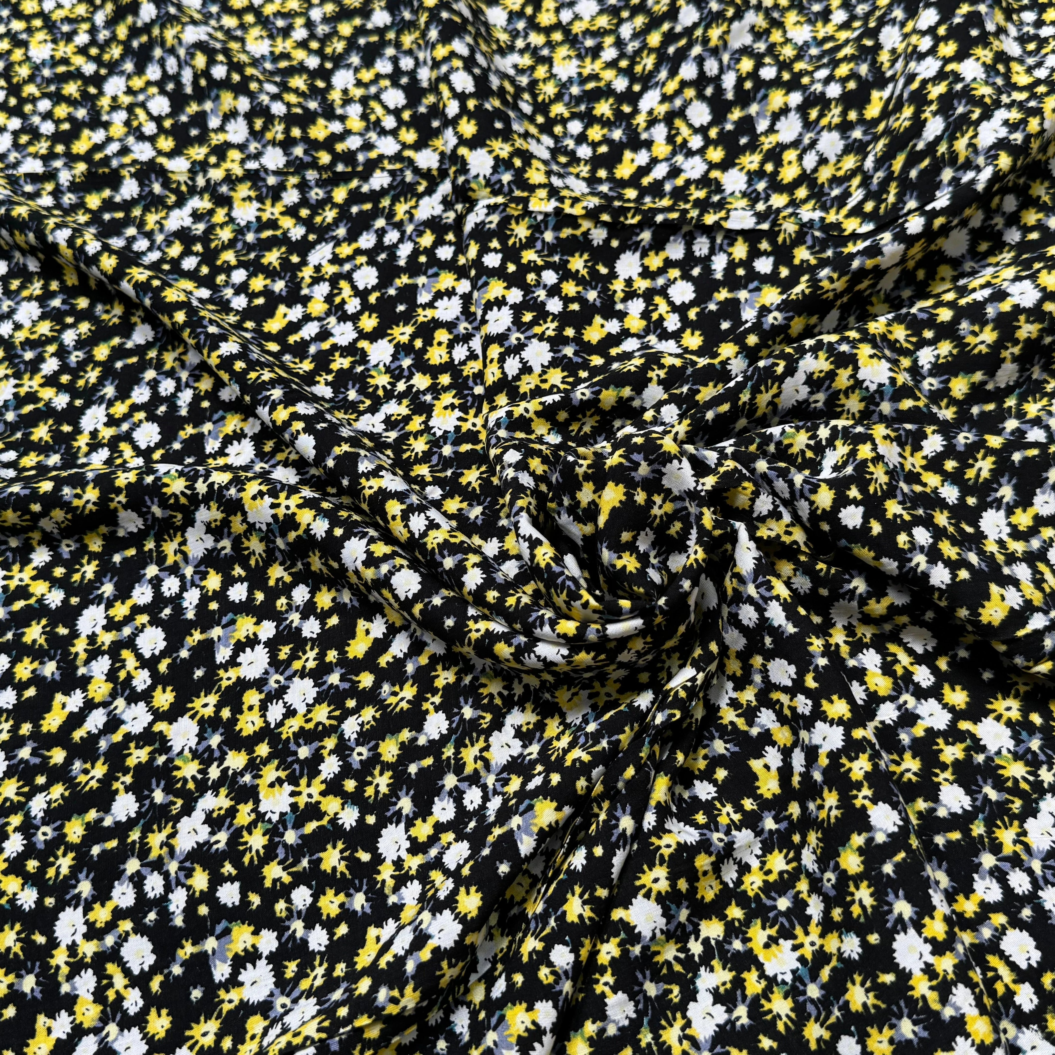 TISSU 100% VISCOSE IMPRIMÉ ARTIFICES FOND NOIR - My Little Coupon