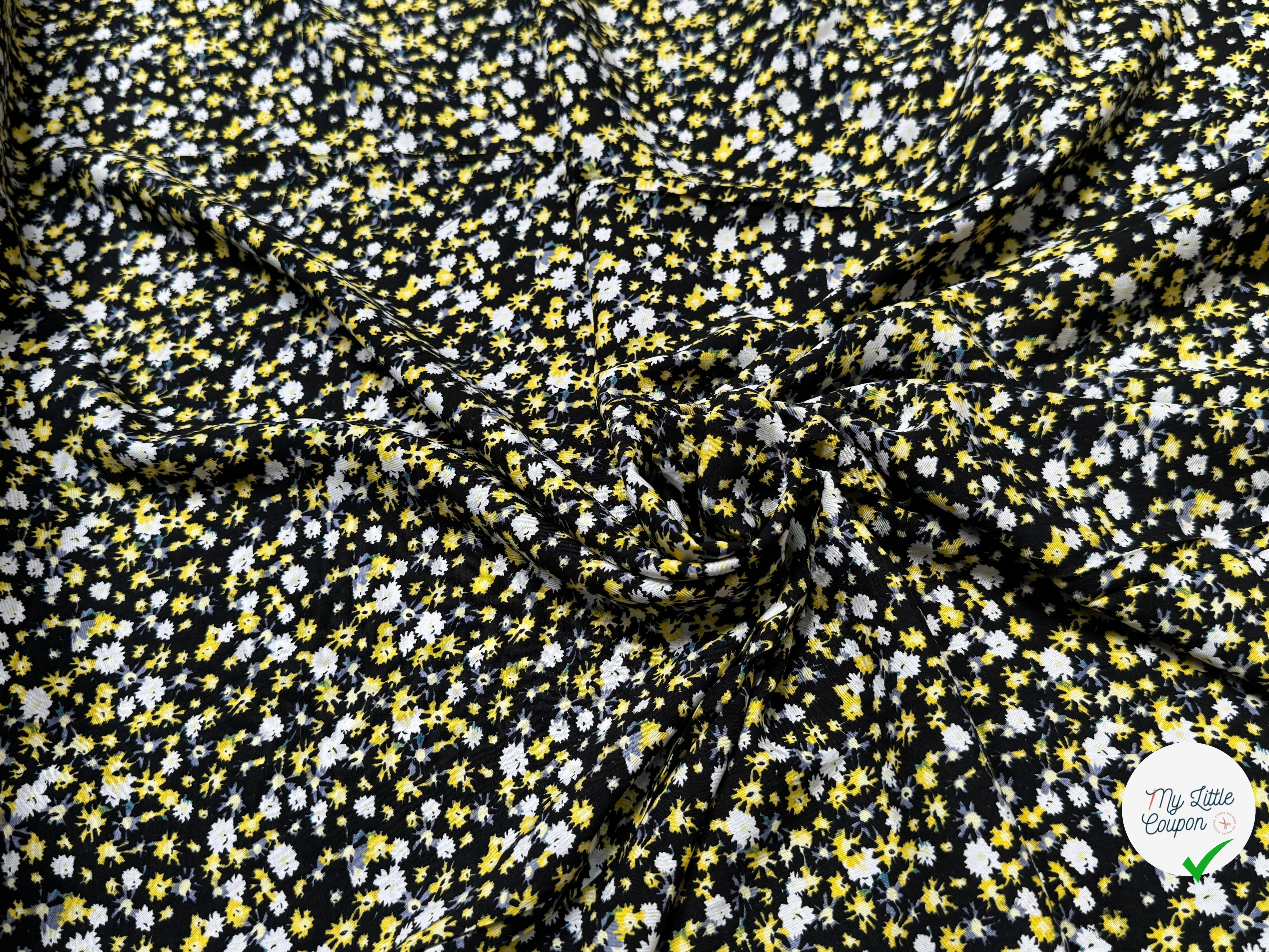 TISSU 100% VISCOSE IMPRIMÉ ARTIFICES FOND NOIR - My Little Coupon