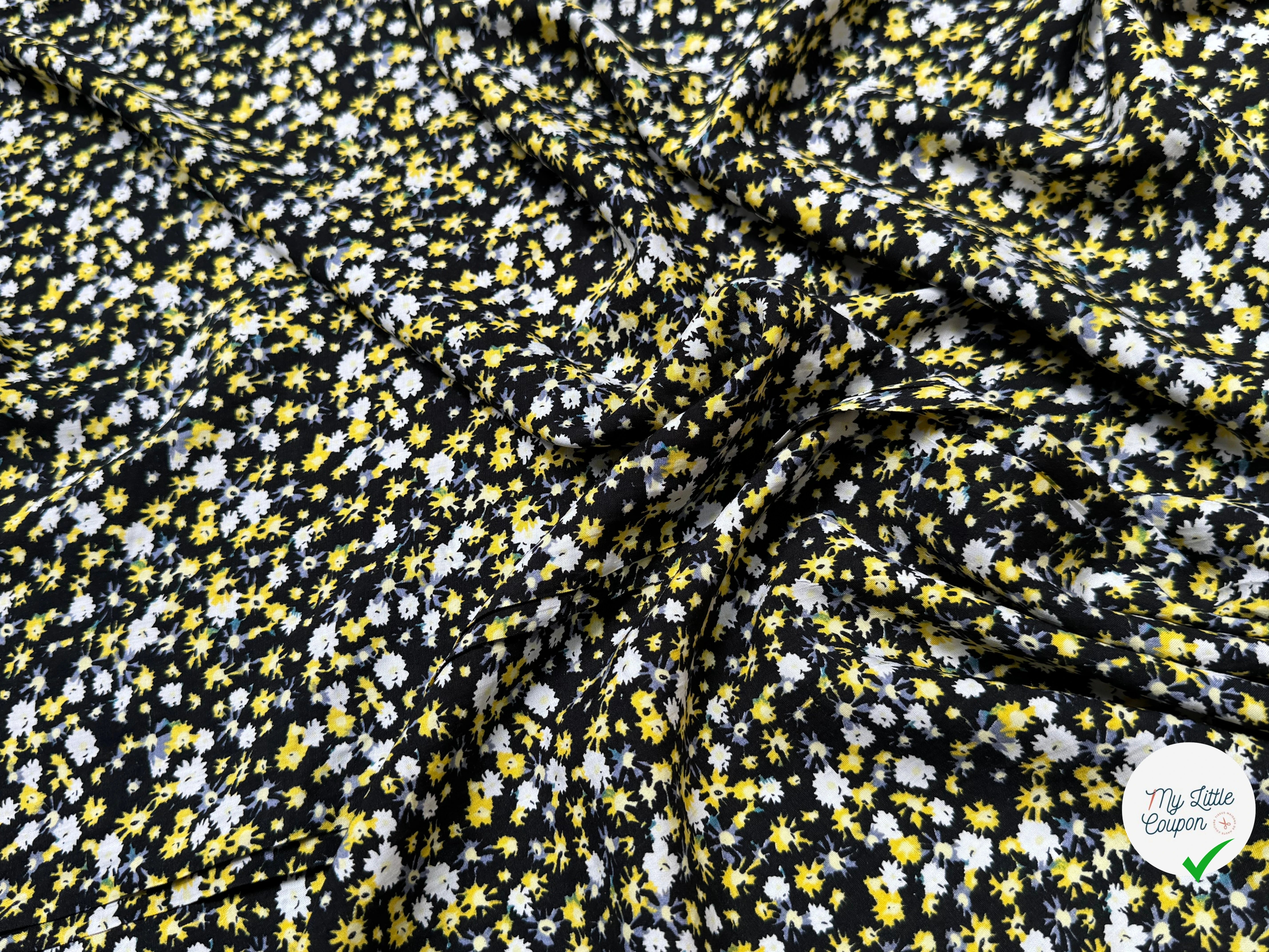 TISSU 100% VISCOSE IMPRIMÉ ARTIFICES FOND NOIR - My Little Coupon