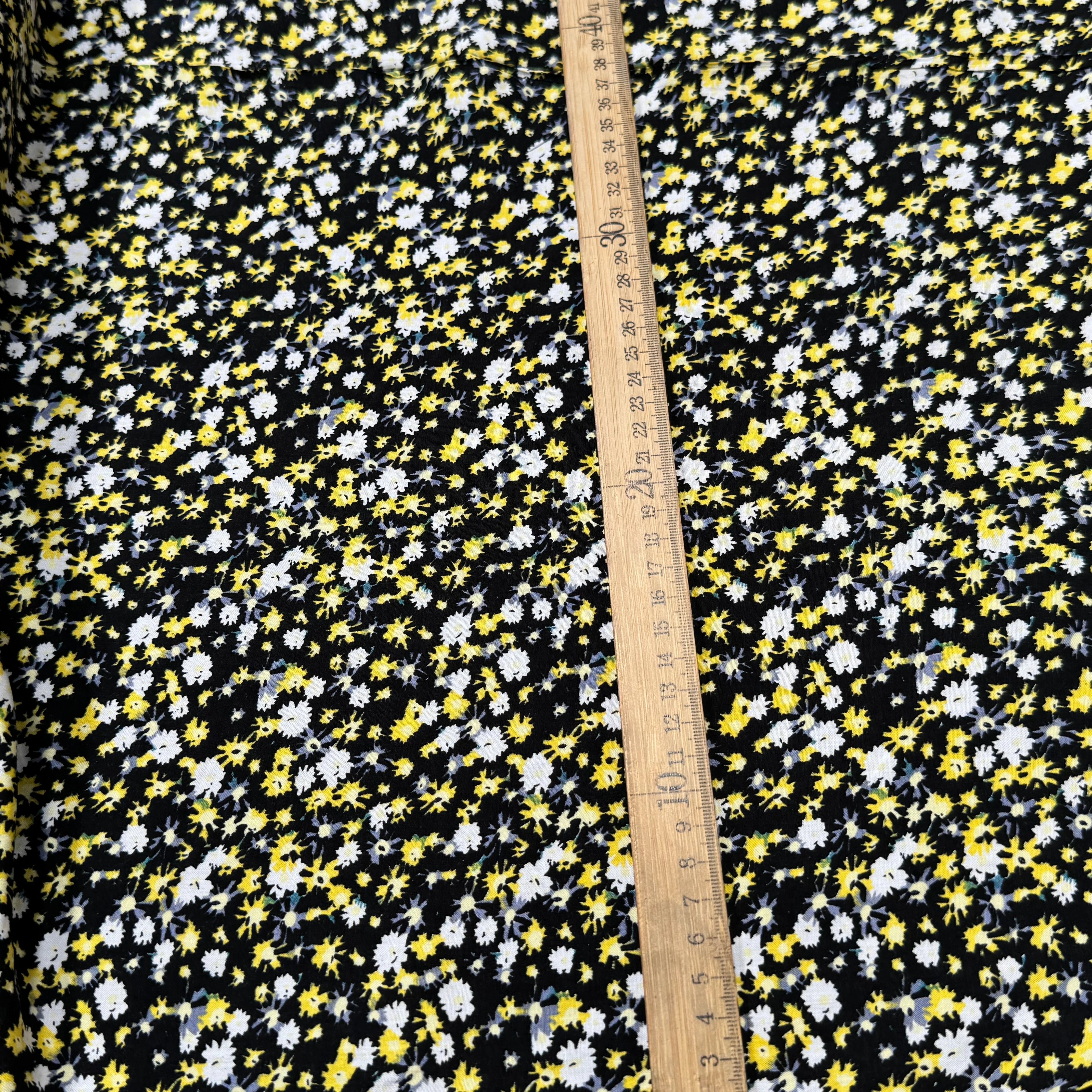 TISSU 100% VISCOSE IMPRIMÉ ARTIFICES FOND NOIR - My Little Coupon