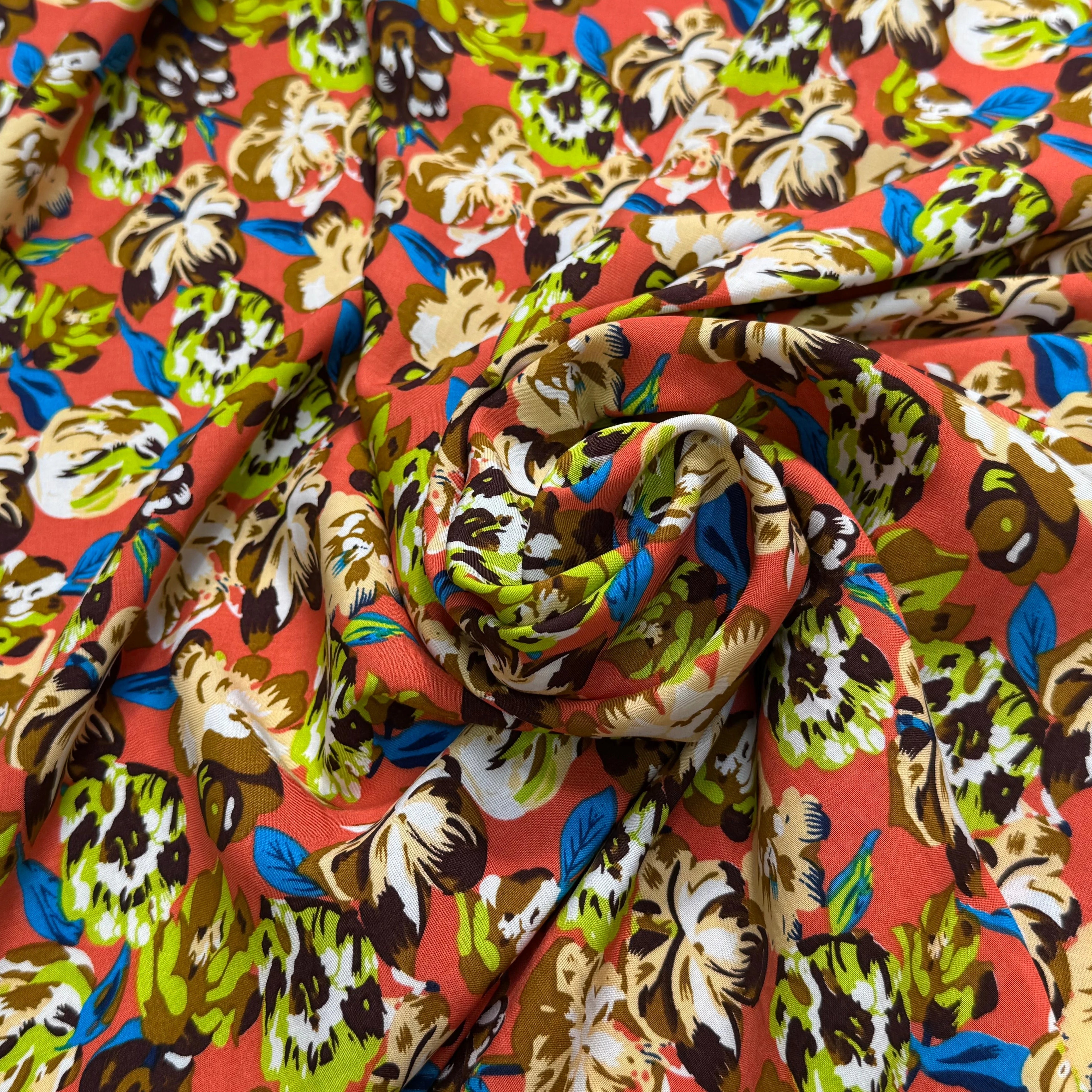 TISSU 100% VISCOSE IMPRIMÉ BASE DE FLEURS FOND CORAIL - My Little Coupon