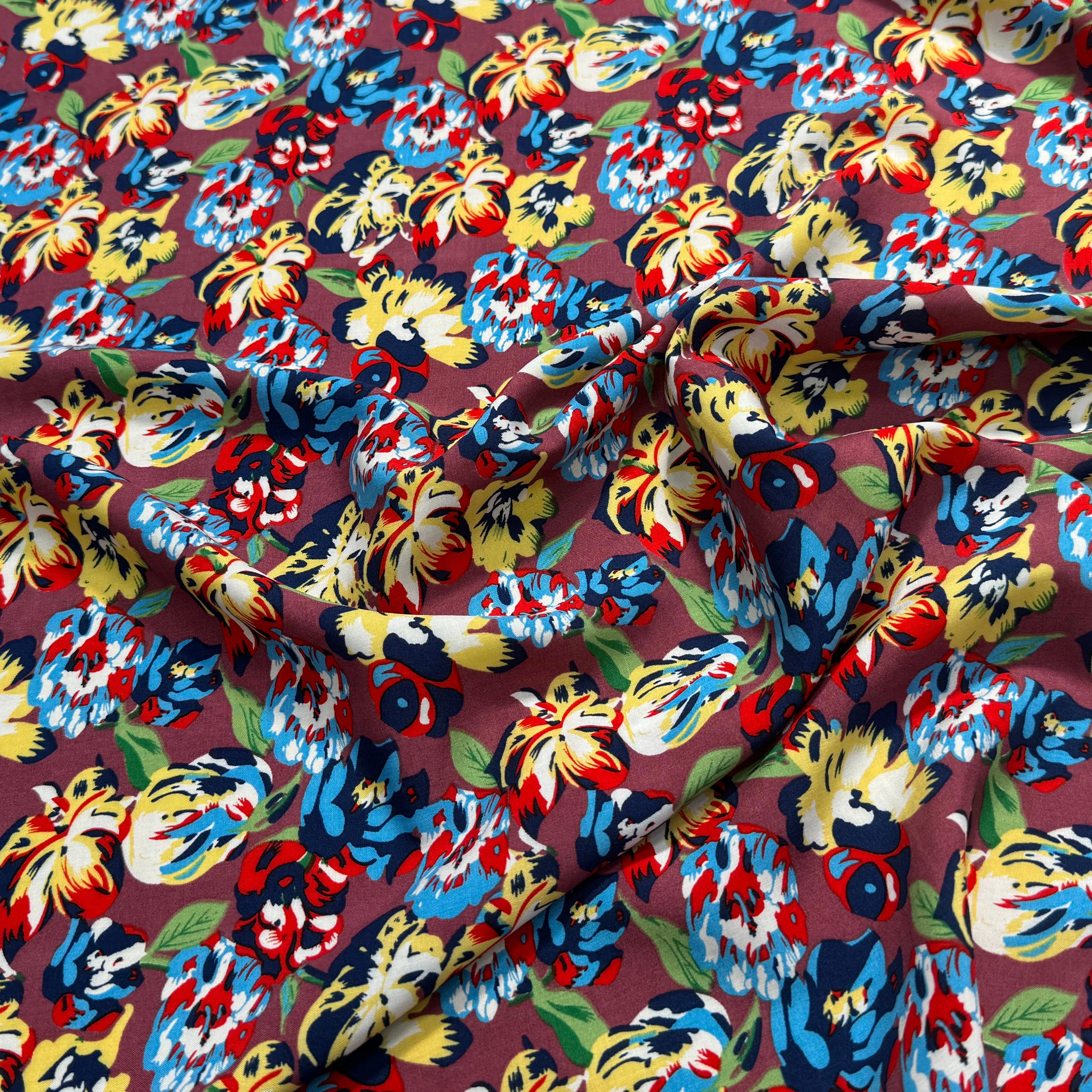 TISSU 100% VISCOSE IMPRIMÉ BASE DE FLEURS FOND MARRON BORDEAUX - My Little Coupon