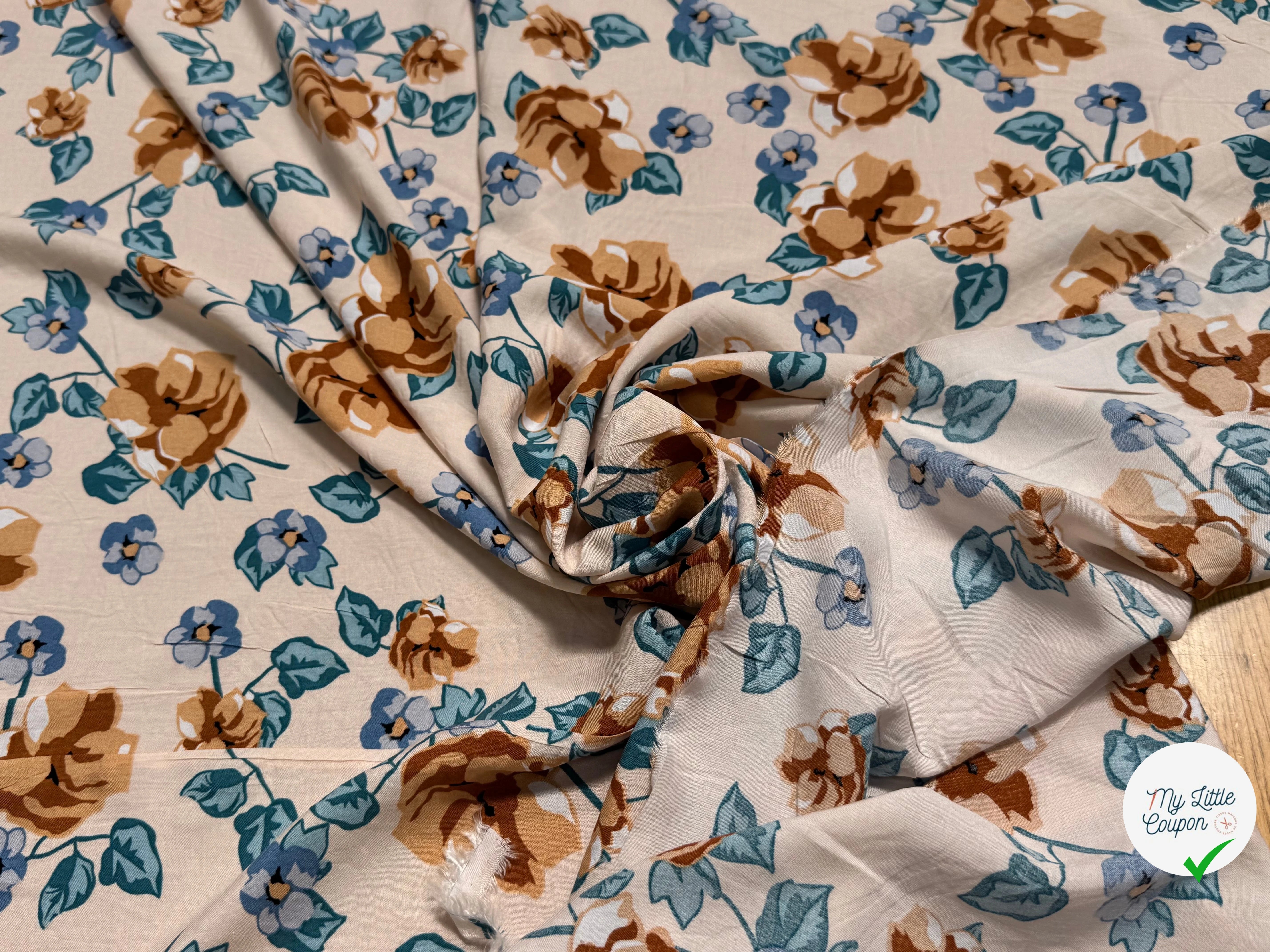 TISSU 100% VISCOSE IMPRIMÉ BRANCHES À FLEURS FOND CREME - My Little Coupon
