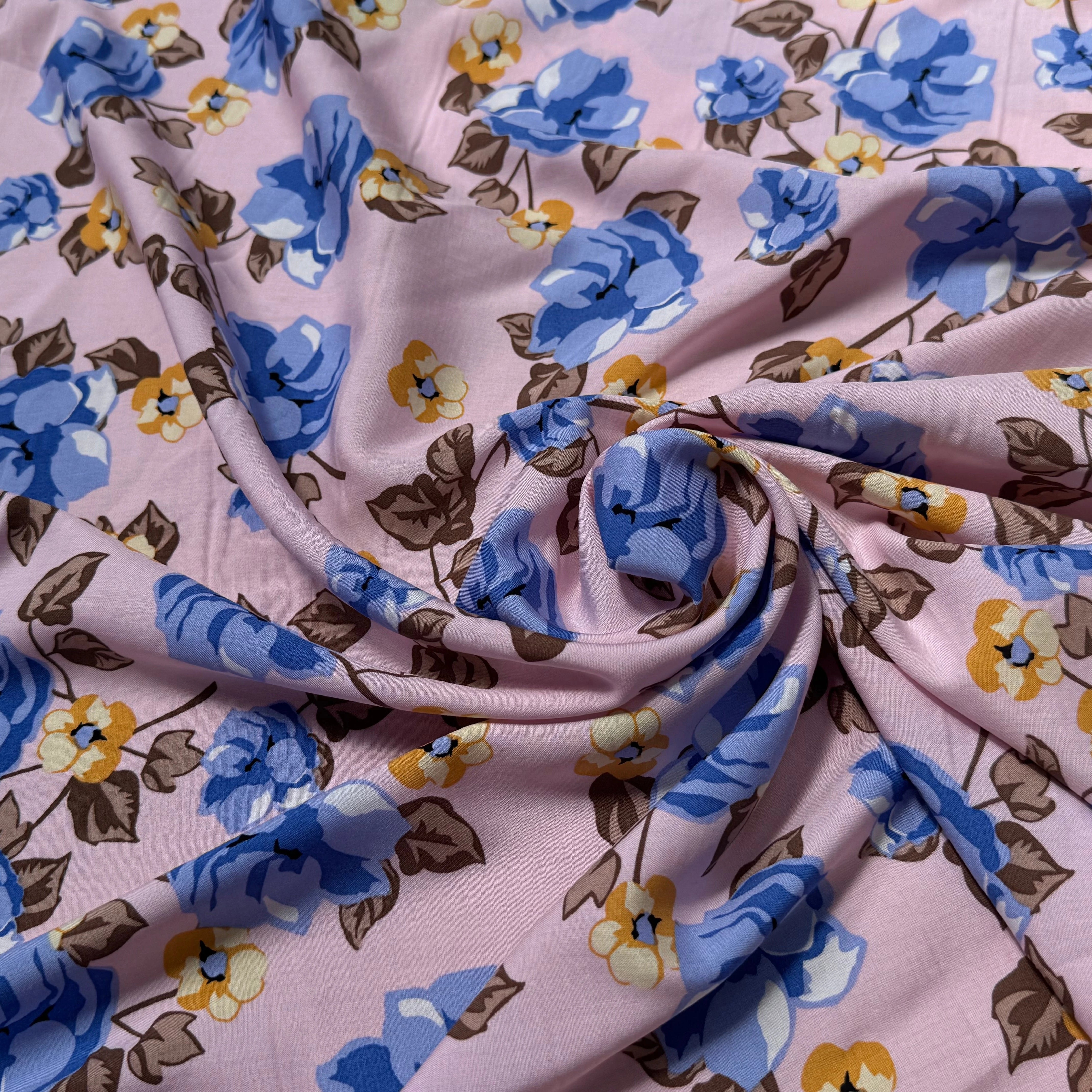 TISSU 100% VISCOSE IMPRIMÉ BRANCHES À FLEURS FOND ROSE - My Little Coupon