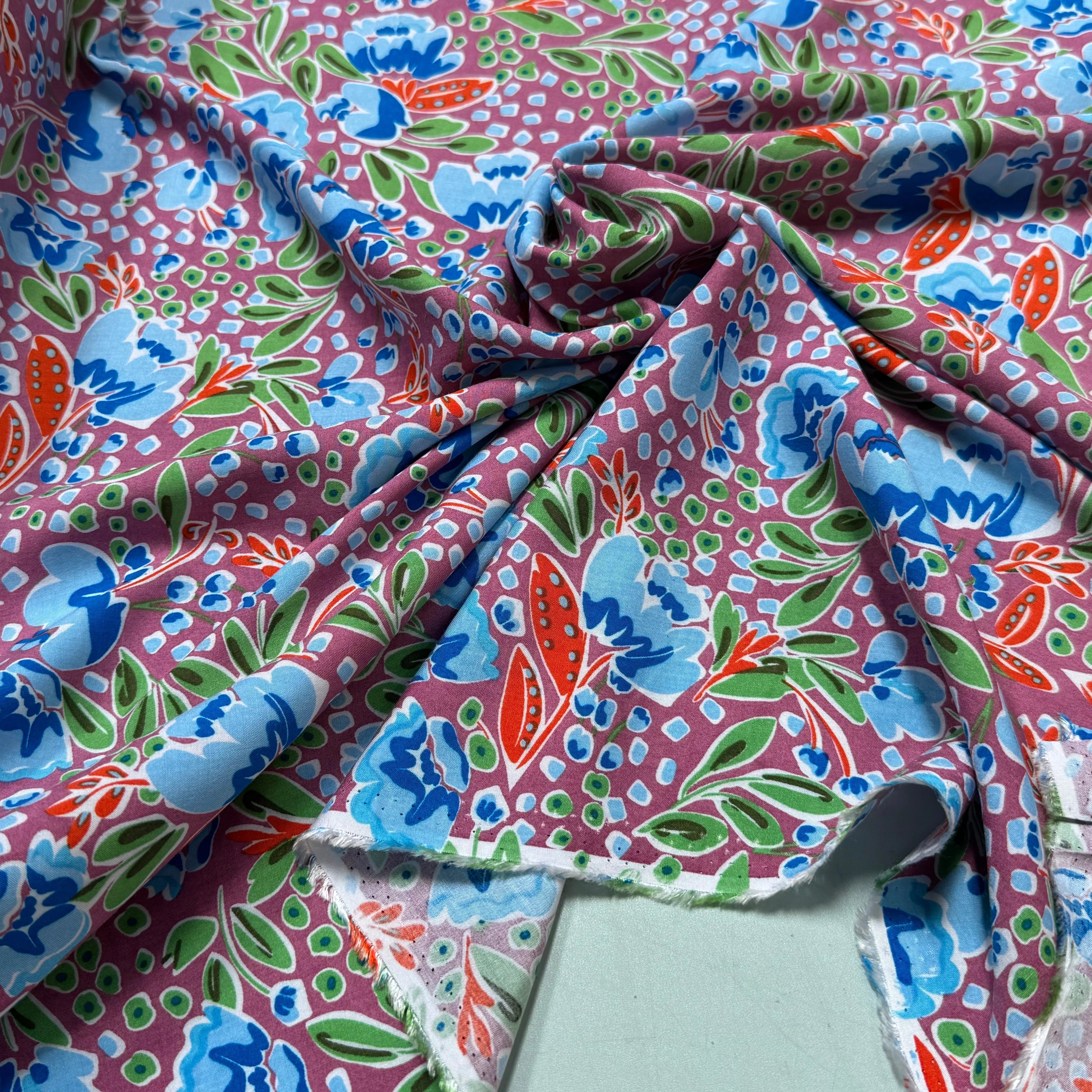 TISSU 100% VISCOSE IMPRIMÉ FEUILLAGES FOND VIEUX ROSE - My Little Coupon