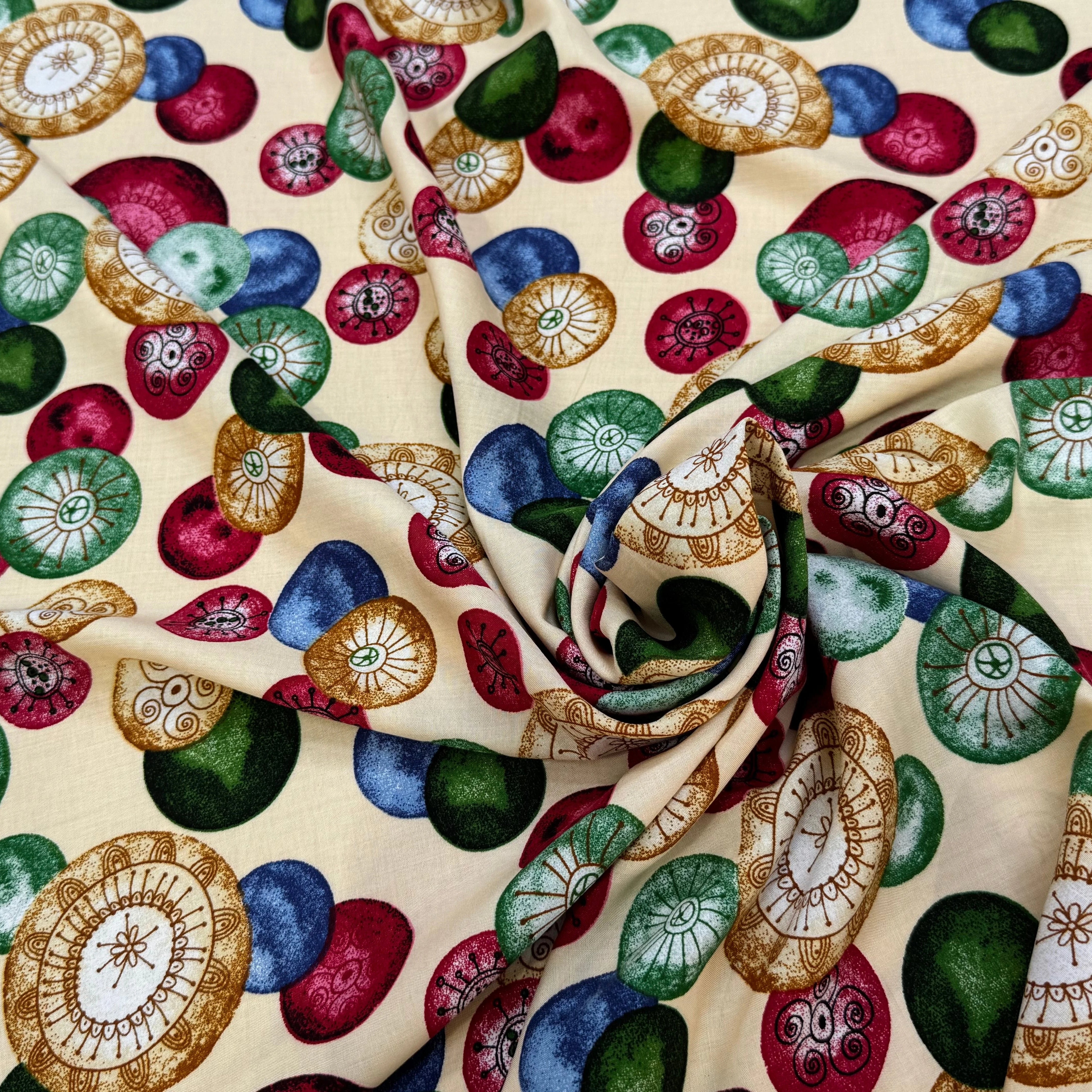 TISSU 100% VISCOSE IMPRIMÉ FOND CREME MOTIFS CIRCULAIRES - My Little Coupon