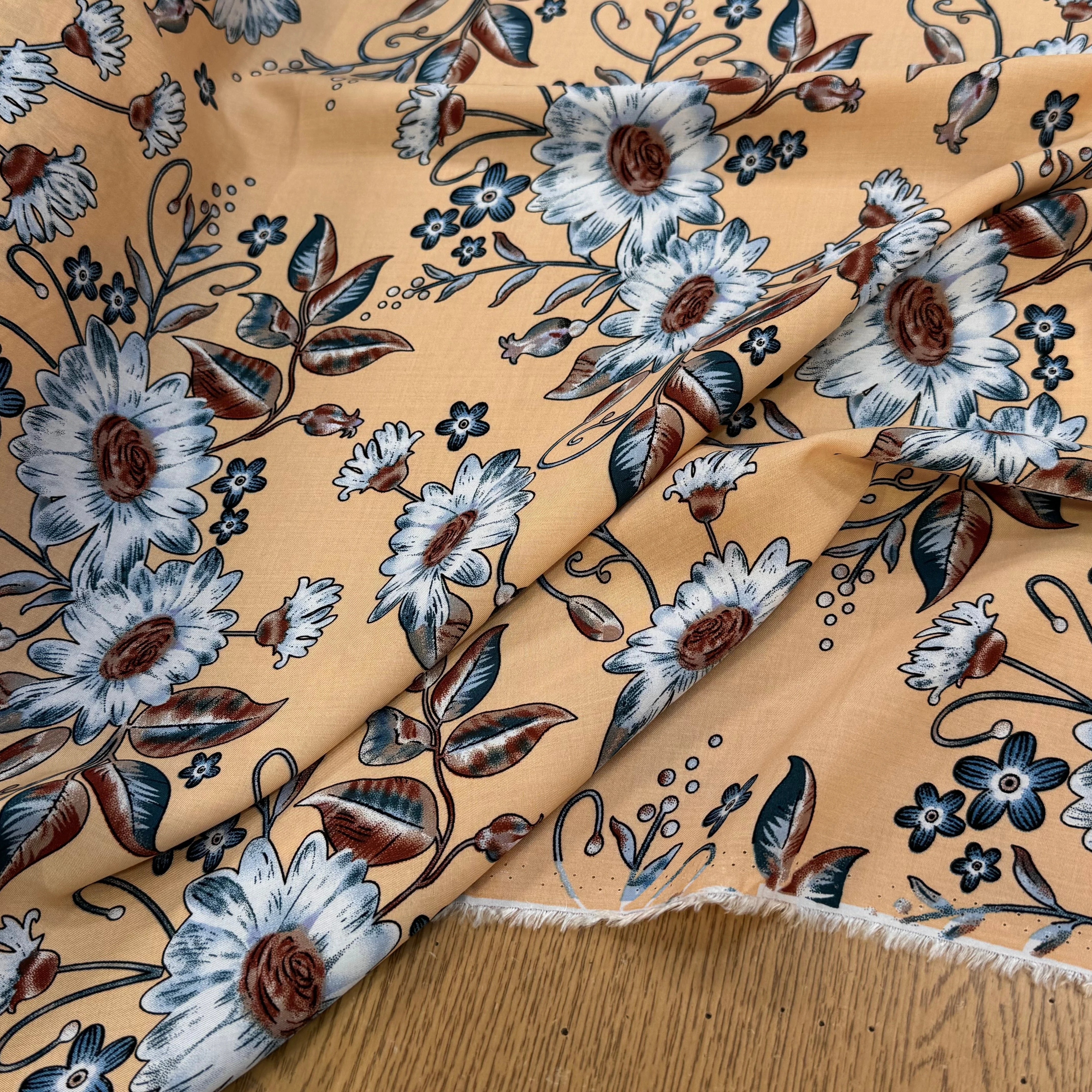 TISSU 100% VISCOSE IMPRIMÉ FOND DOWN ORANGE - My Little Coupon