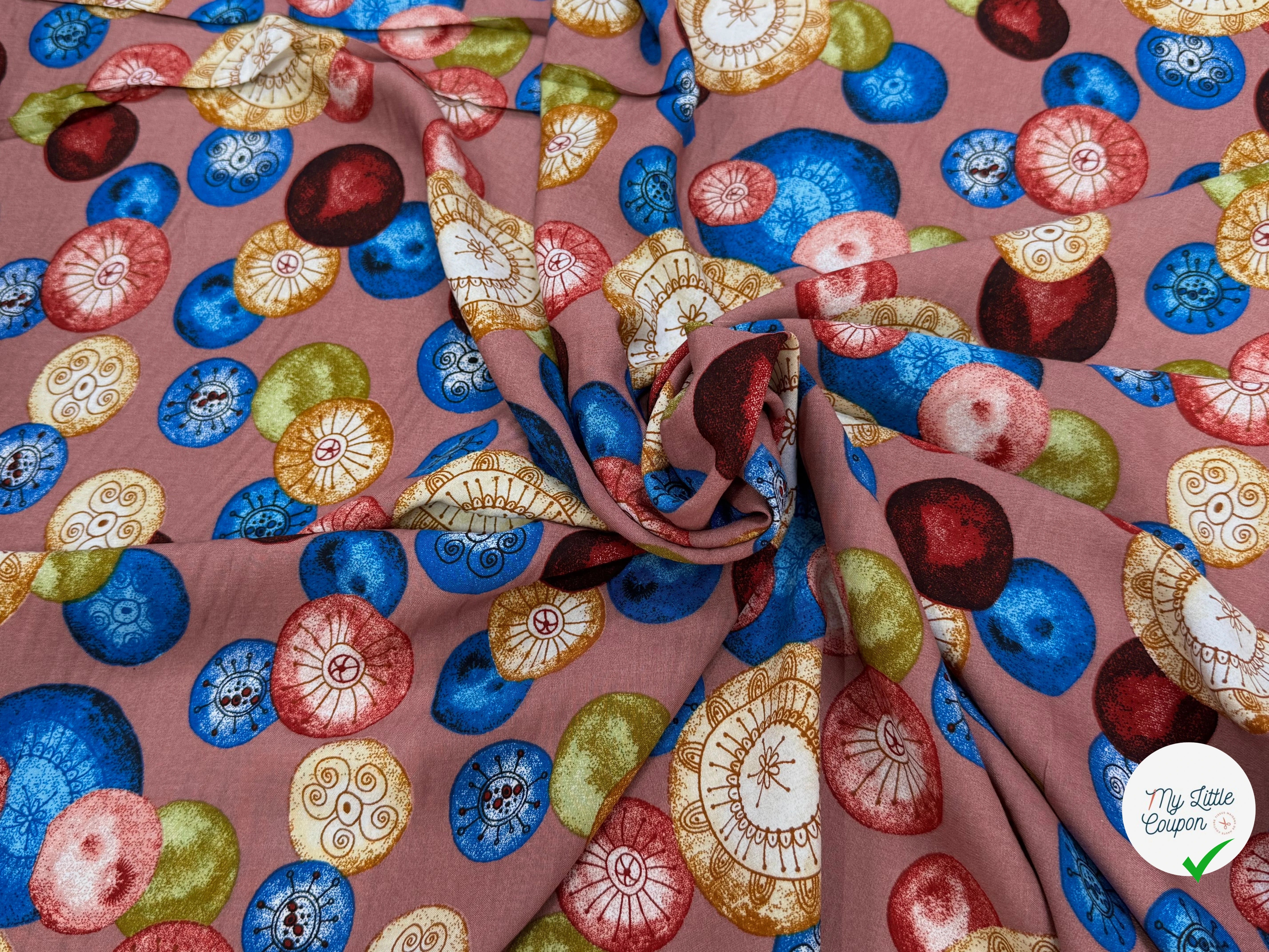 TISSU 100% VISCOSE IMPRIMÉ FOND VIEUX ROSE MOTIFS CIRCULAIRES - My Little Coupon
