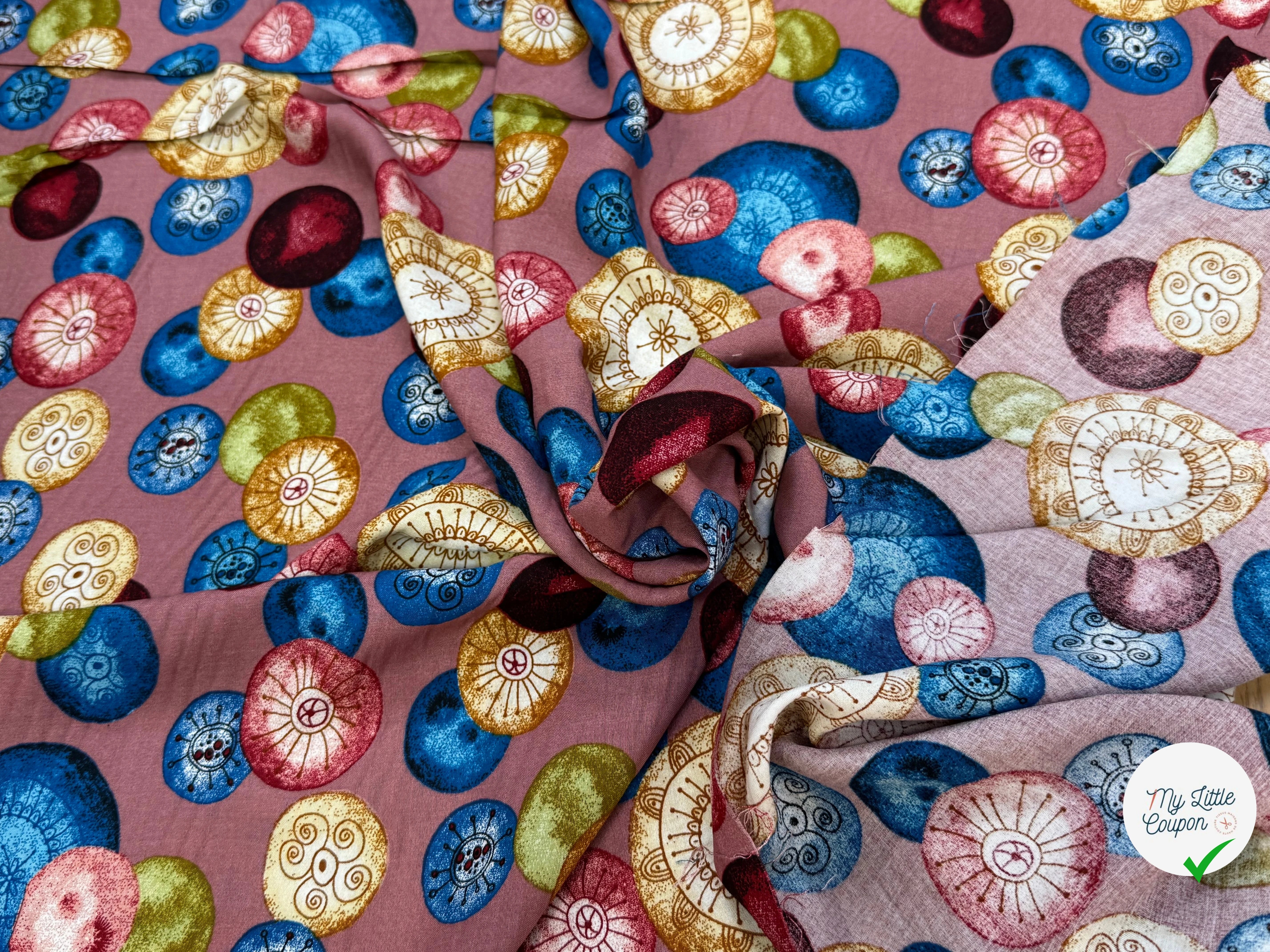 TISSU 100% VISCOSE IMPRIMÉ FOND VIEUX ROSE MOTIFS CIRCULAIRES - My Little Coupon
