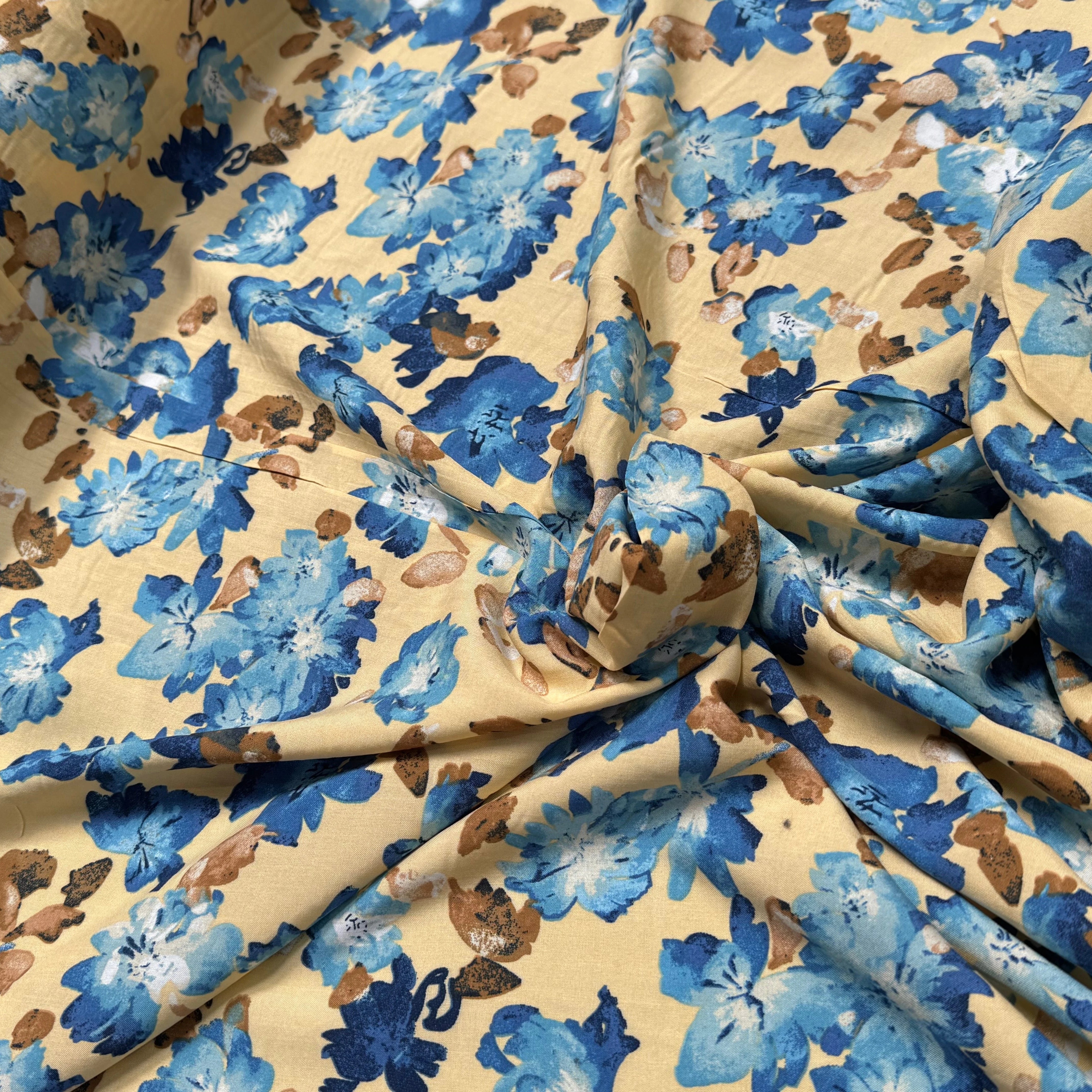 TISSU 100% VISCOSE IMPRIMÉ GROSSES BASES DE FLEURS FOND CAMEL - My Little Coupon